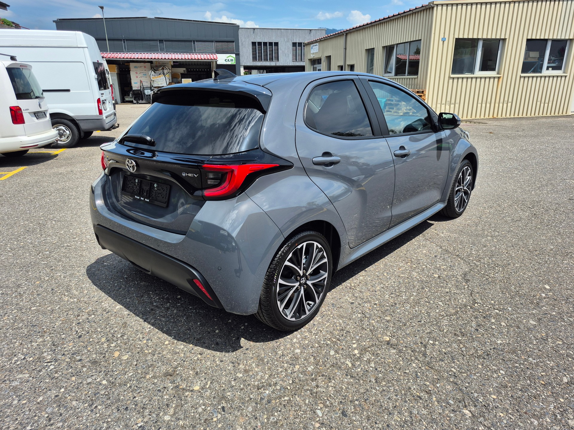 TOYOTA Yaris 1.5 Trend e-CVT-image-4
