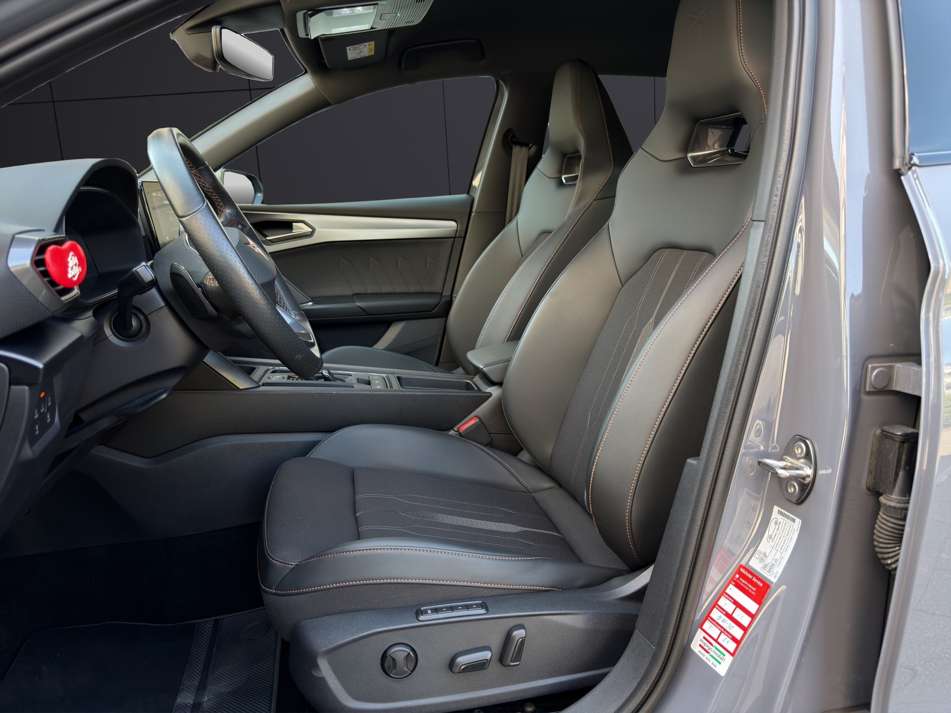 CUPRA LEON VZ 2.0 TSI DSG-image-6