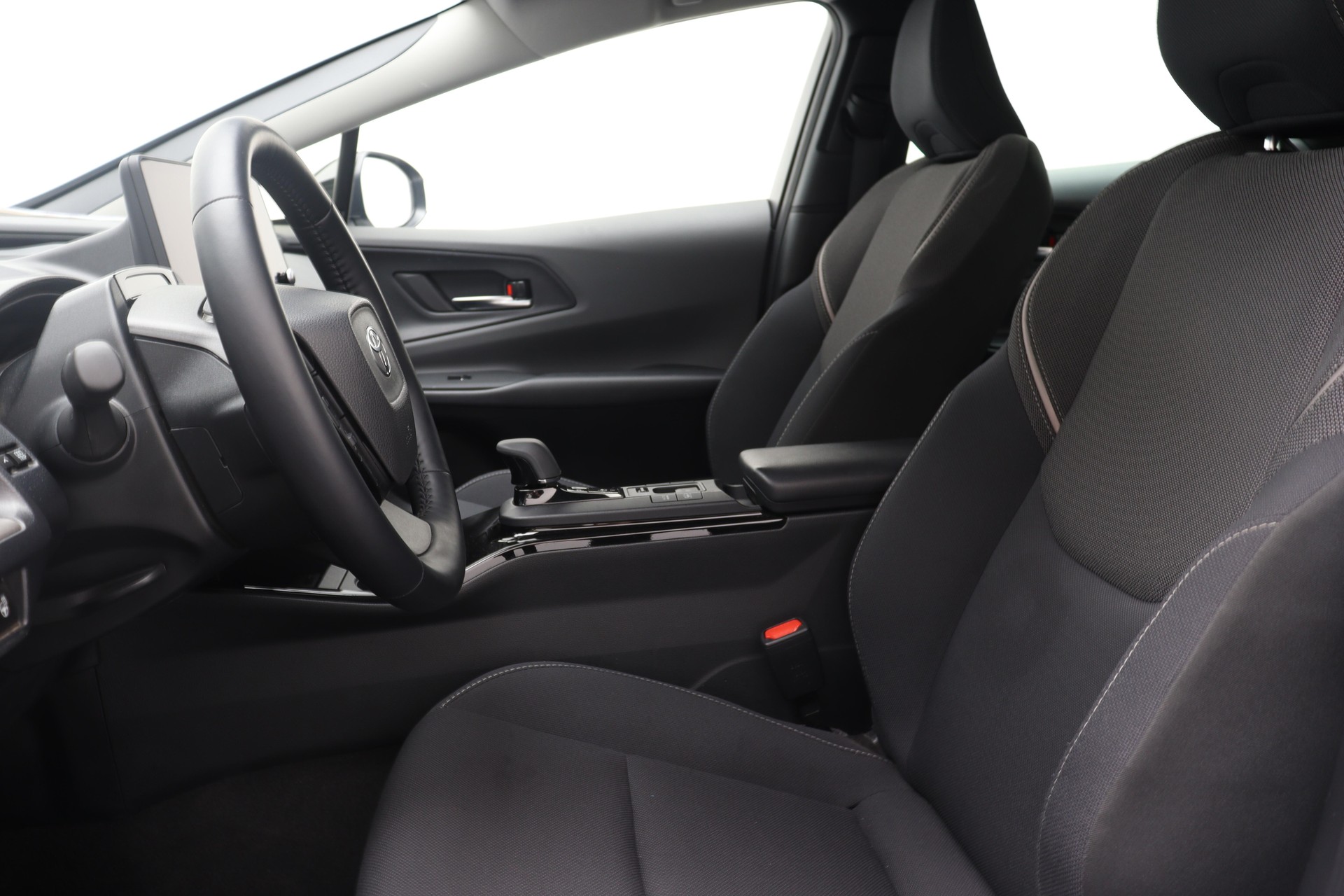 TOYOTA Prius 2.0 Plug-In-Hybrid Style-image-6