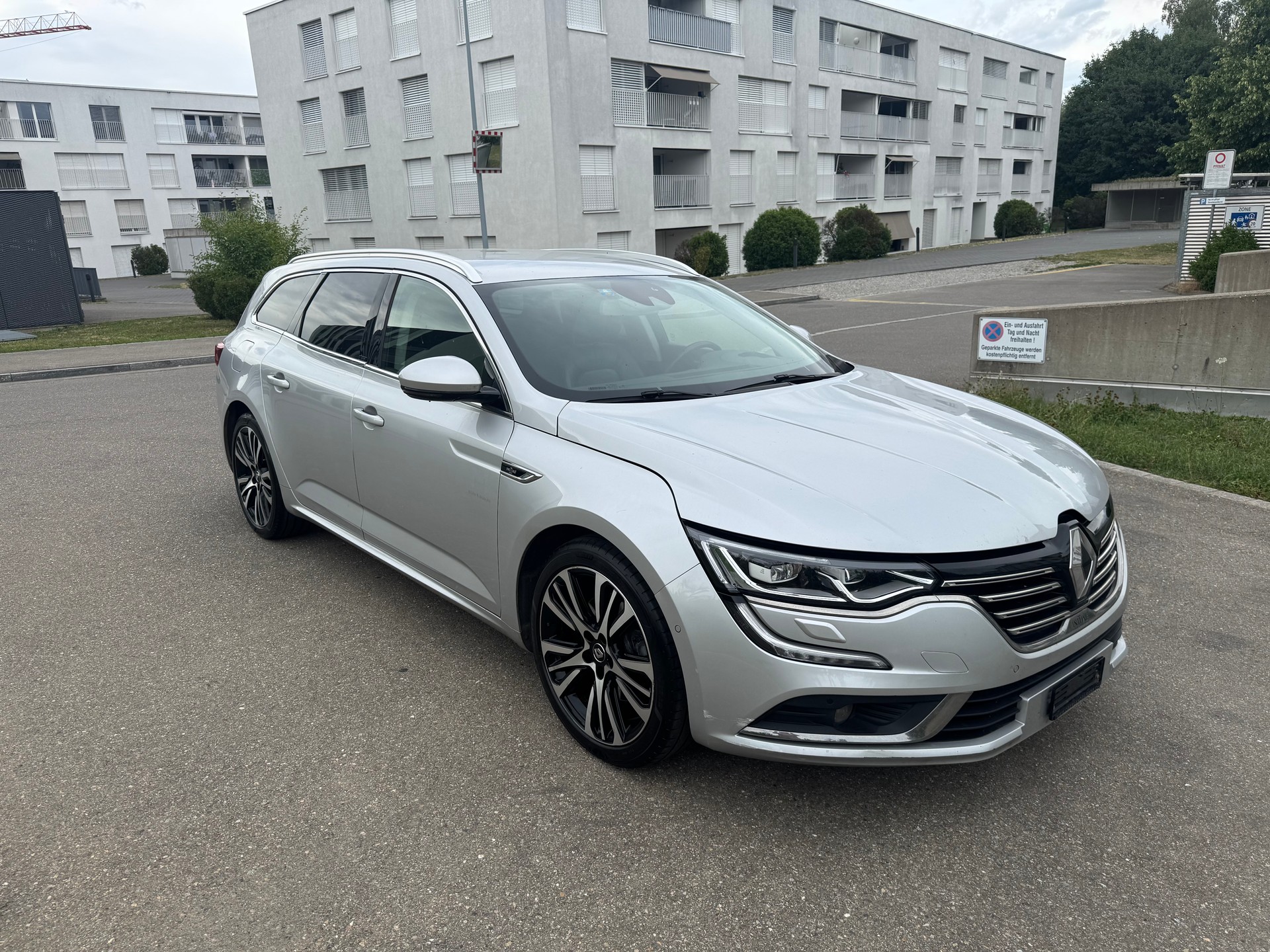 RENAULT Talisman Grandtour 1.6 TCe Initiale EDC-image-1