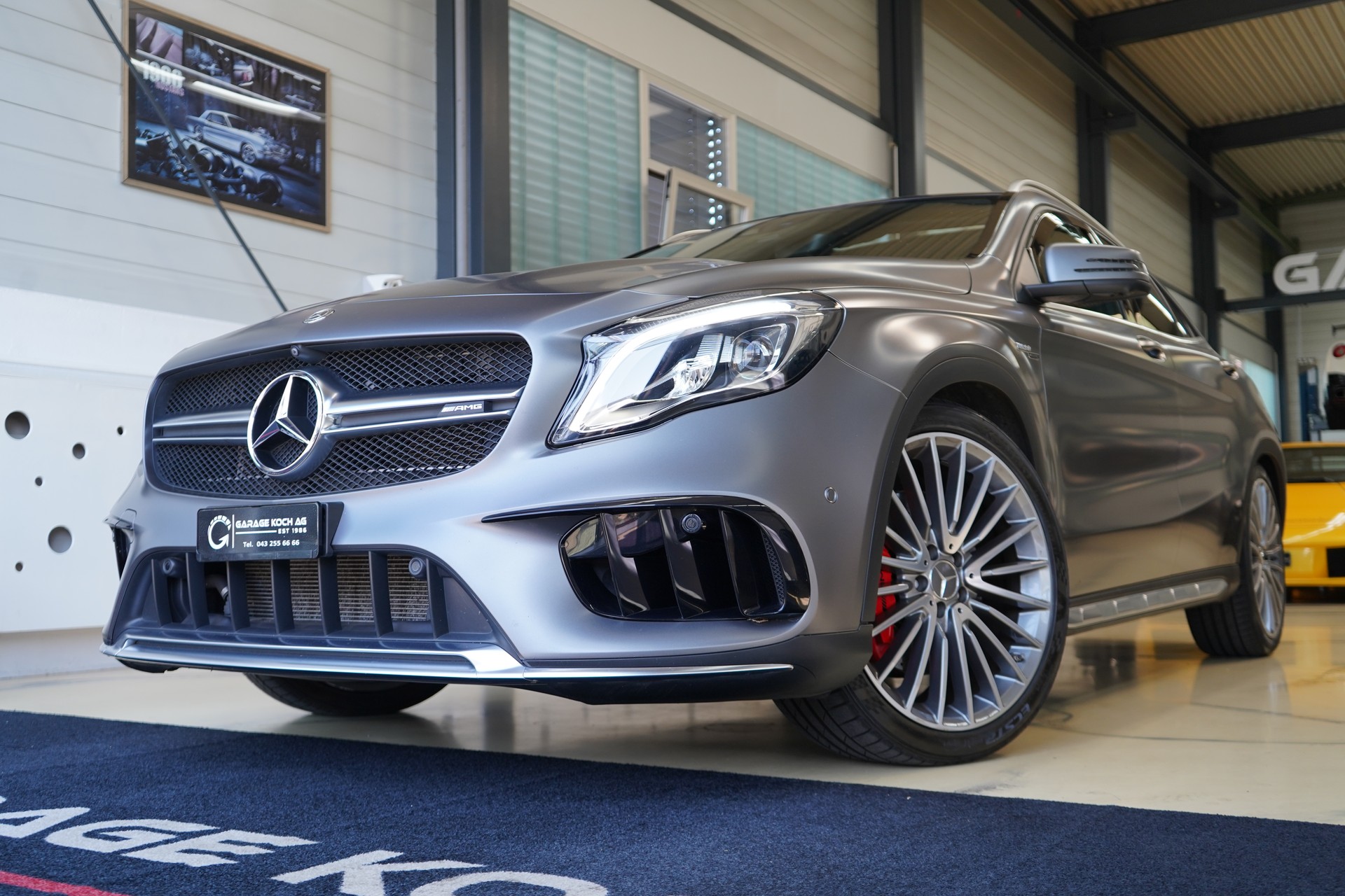 MERCEDES-BENZ GLA 45 AMG 4Matic 7G-DCT-showroom-element-1
