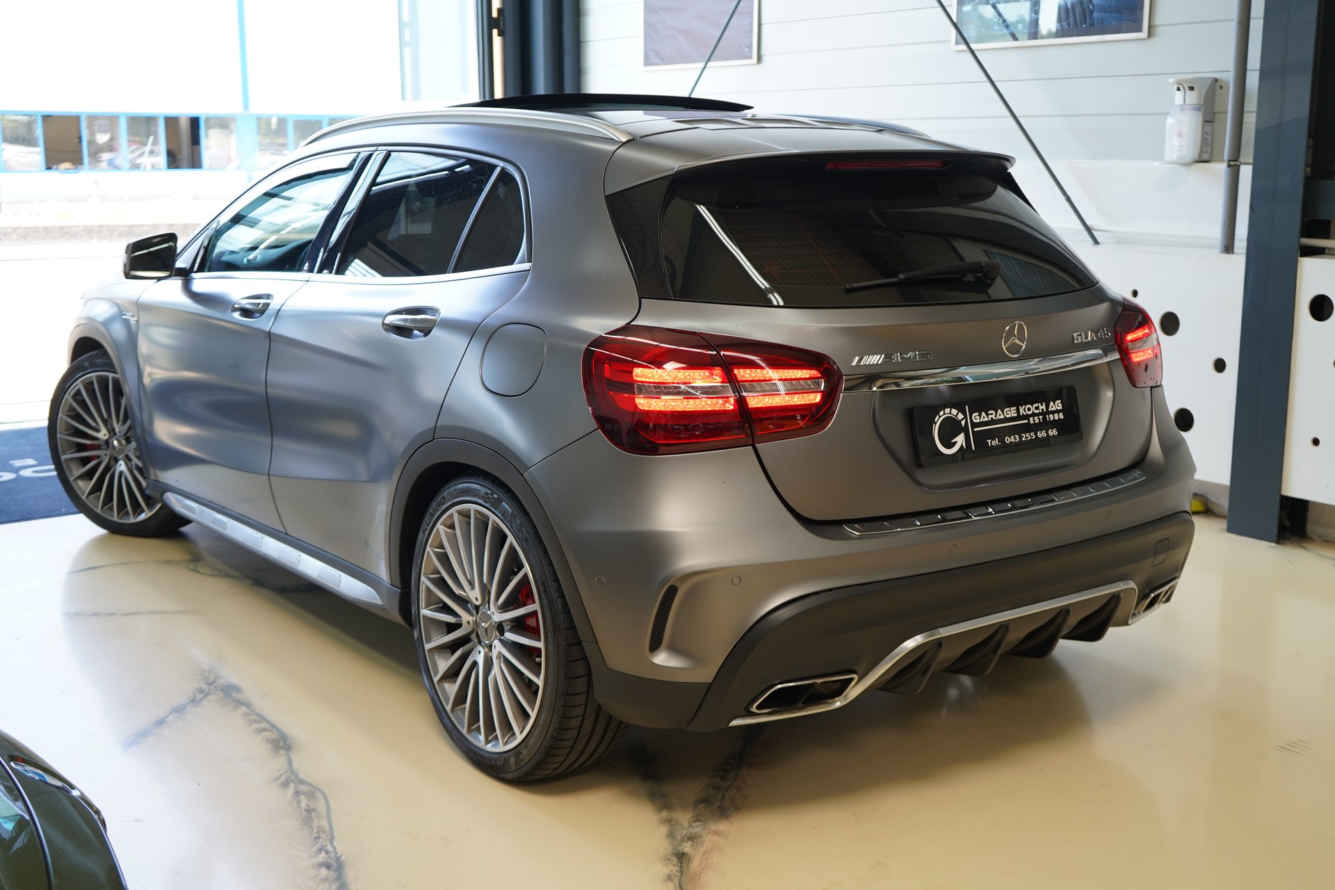 MERCEDES-BENZ GLA 45 AMG 4Matic 7G-DCT-image-4