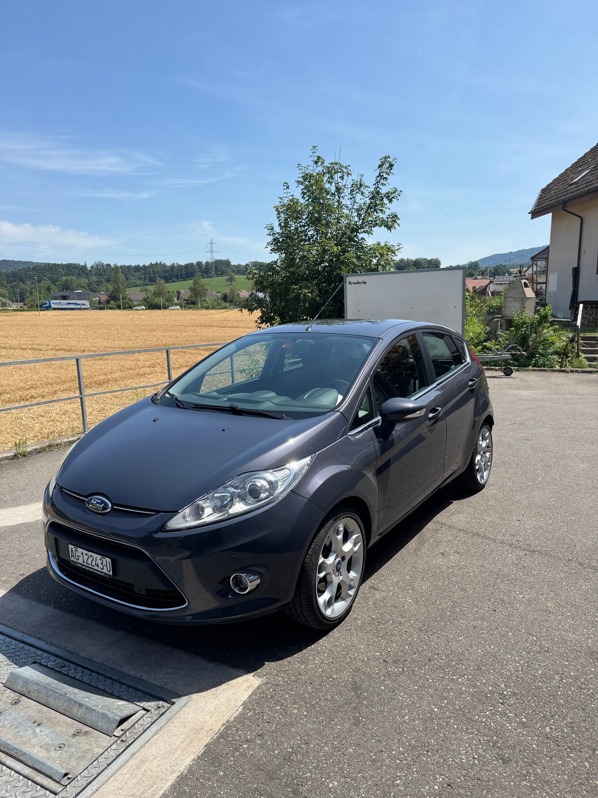 FORD Fiesta 1.4 16V Trend+ Automatic-showroom-element-1