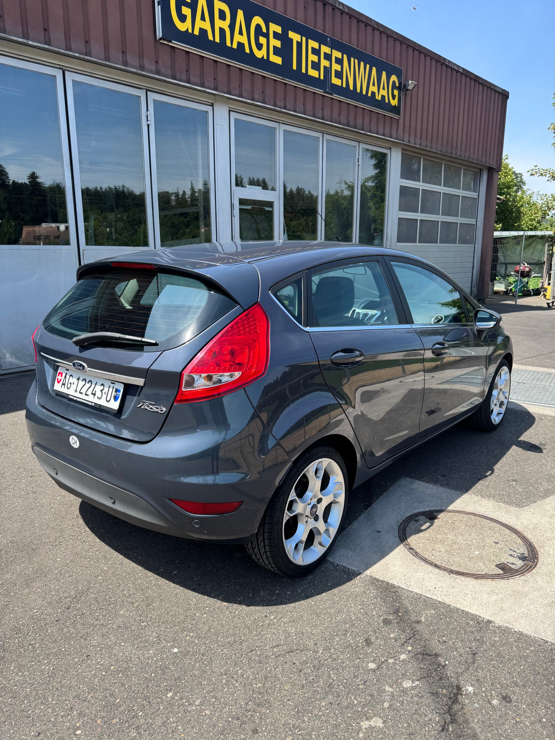 FORD Fiesta 1.4 16V Trend+ Automatic-showroom-element-3