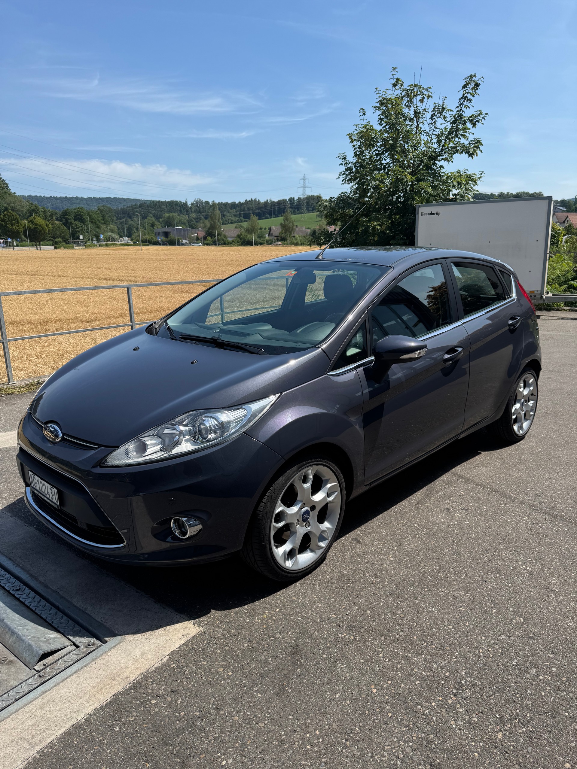FORD Fiesta 1.4 16V Trend+ Automatic-image-7
