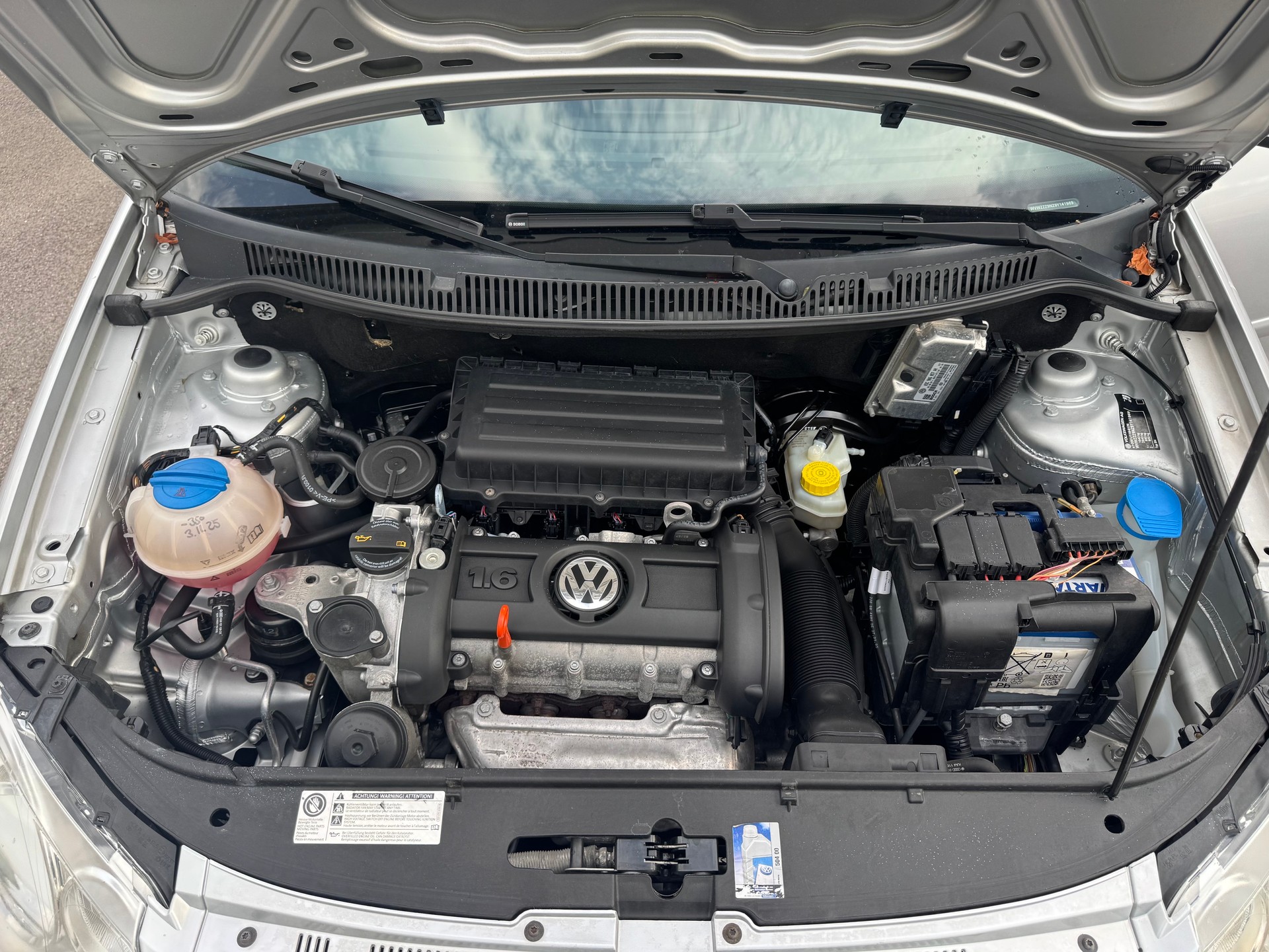 VW Polo 1.6 16V Young&Fresh-image-9
