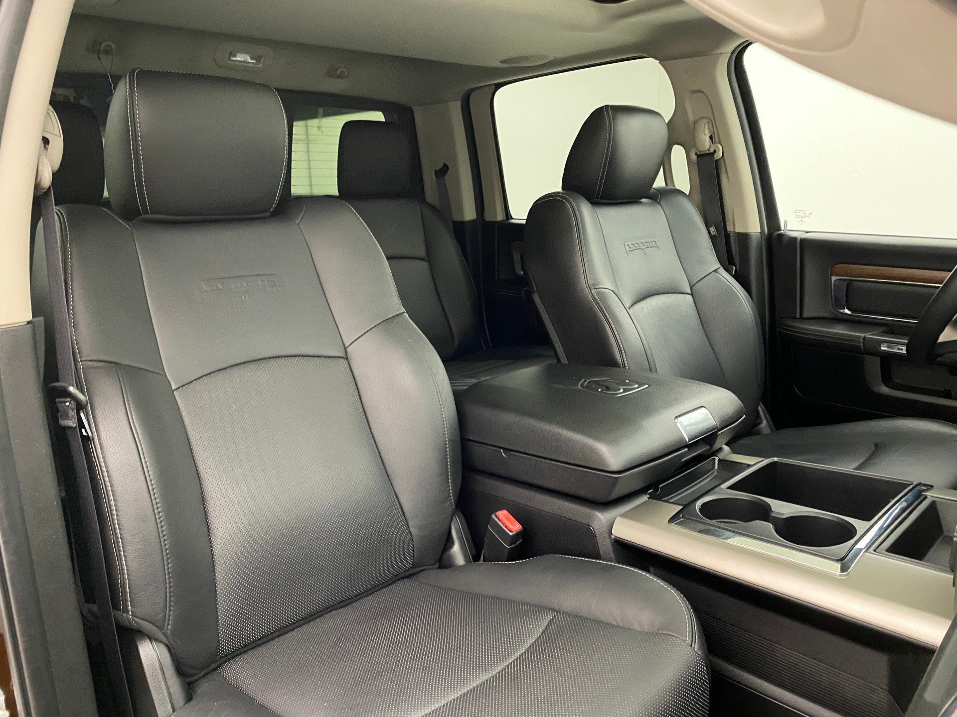 DODGE Ram 1500 5.7 Laramie Longbed-image-10