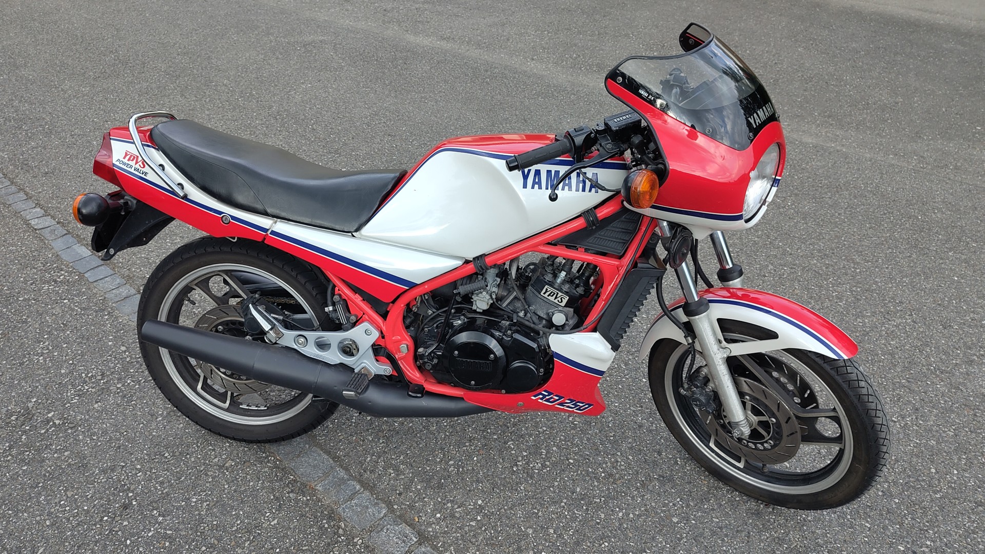 YAMAHA RD 250 LC YPVS-image-0