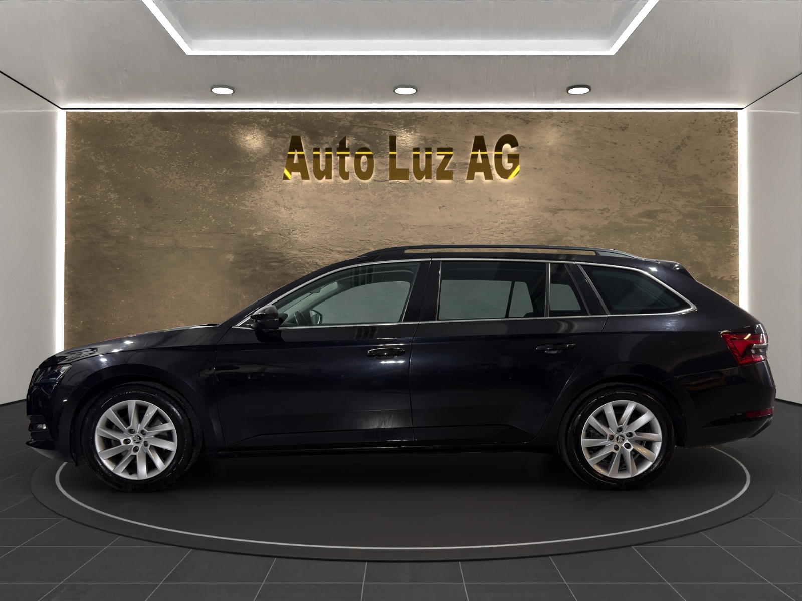 SKODA Superb Combi 2.0 TDi Ambition 4x4 DSG-image-5