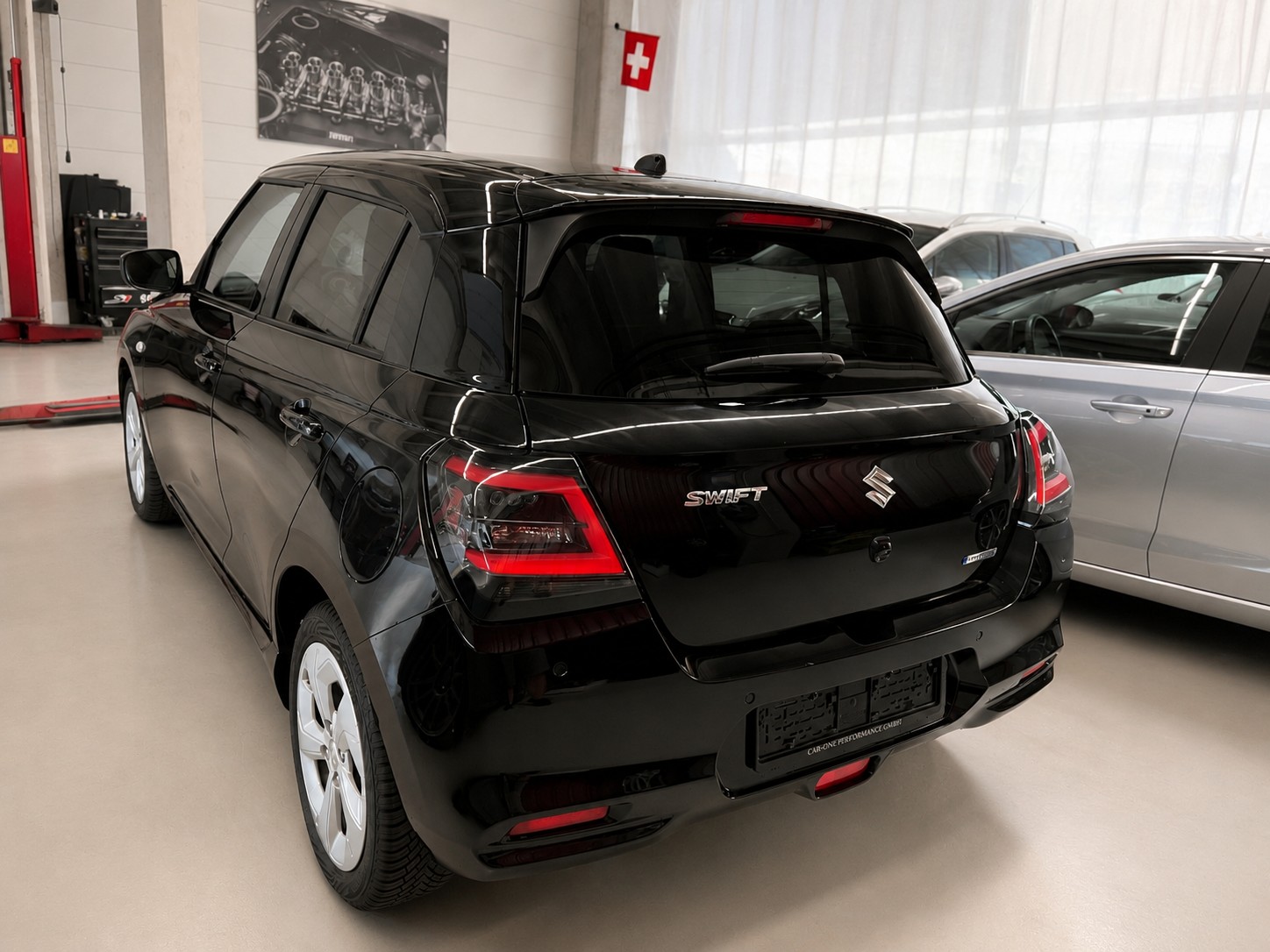 SUZUKI Swift 1.2 Compact + Hybrid CVT-showroom-element-2