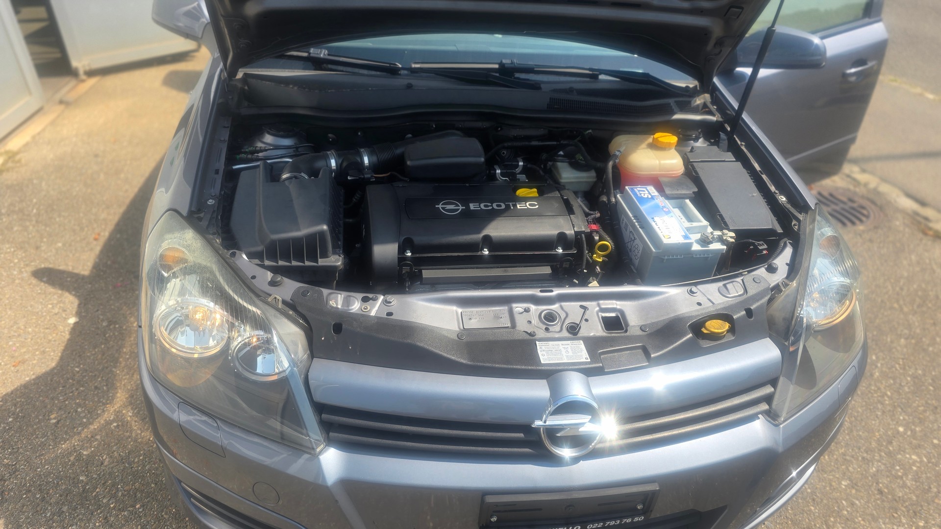 OPEL Astra Caravan 1.6i 16V TP (Essentia)-image-6