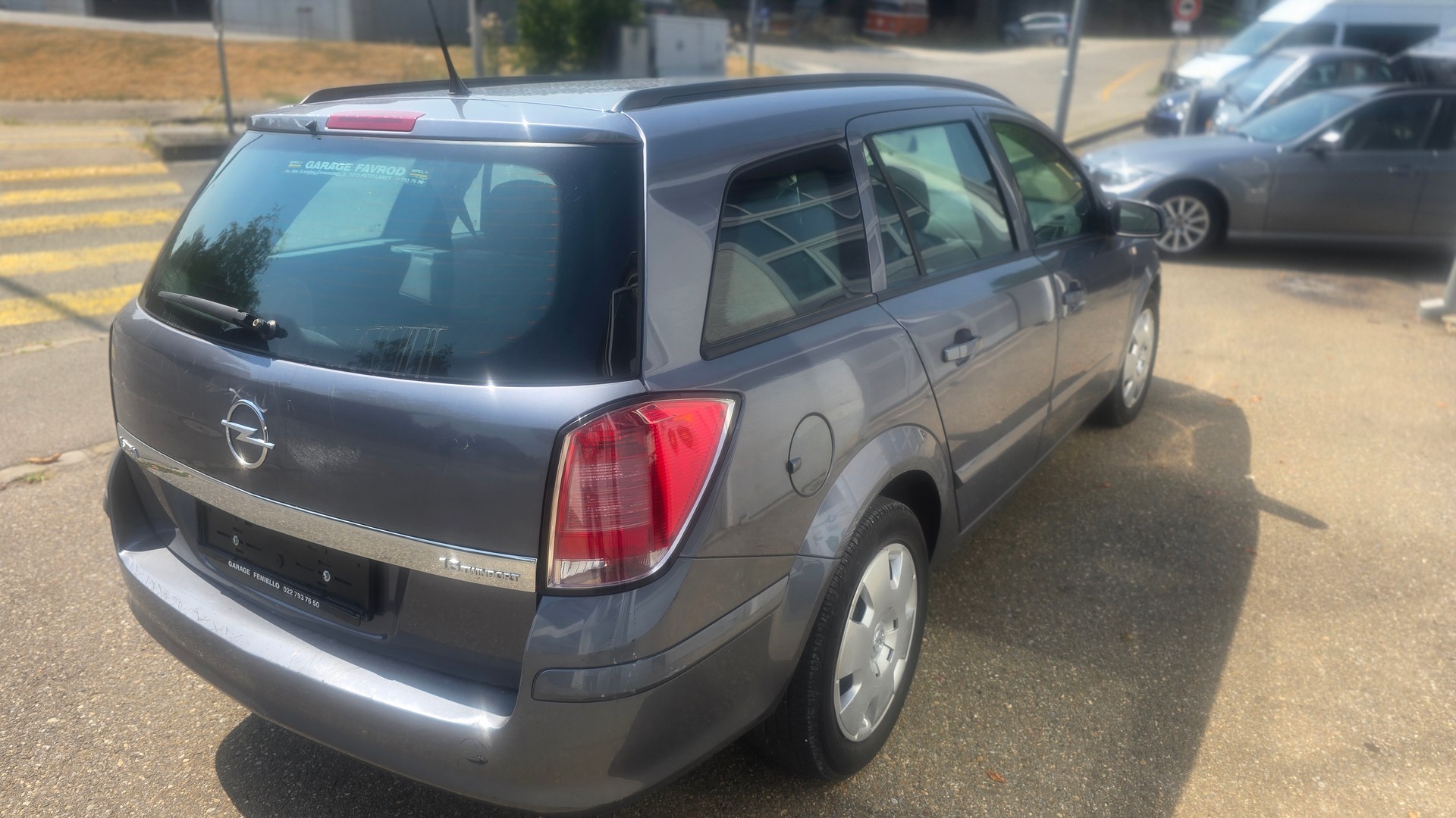 OPEL Astra Caravan 1.6i 16V TP (Essentia)-image-2