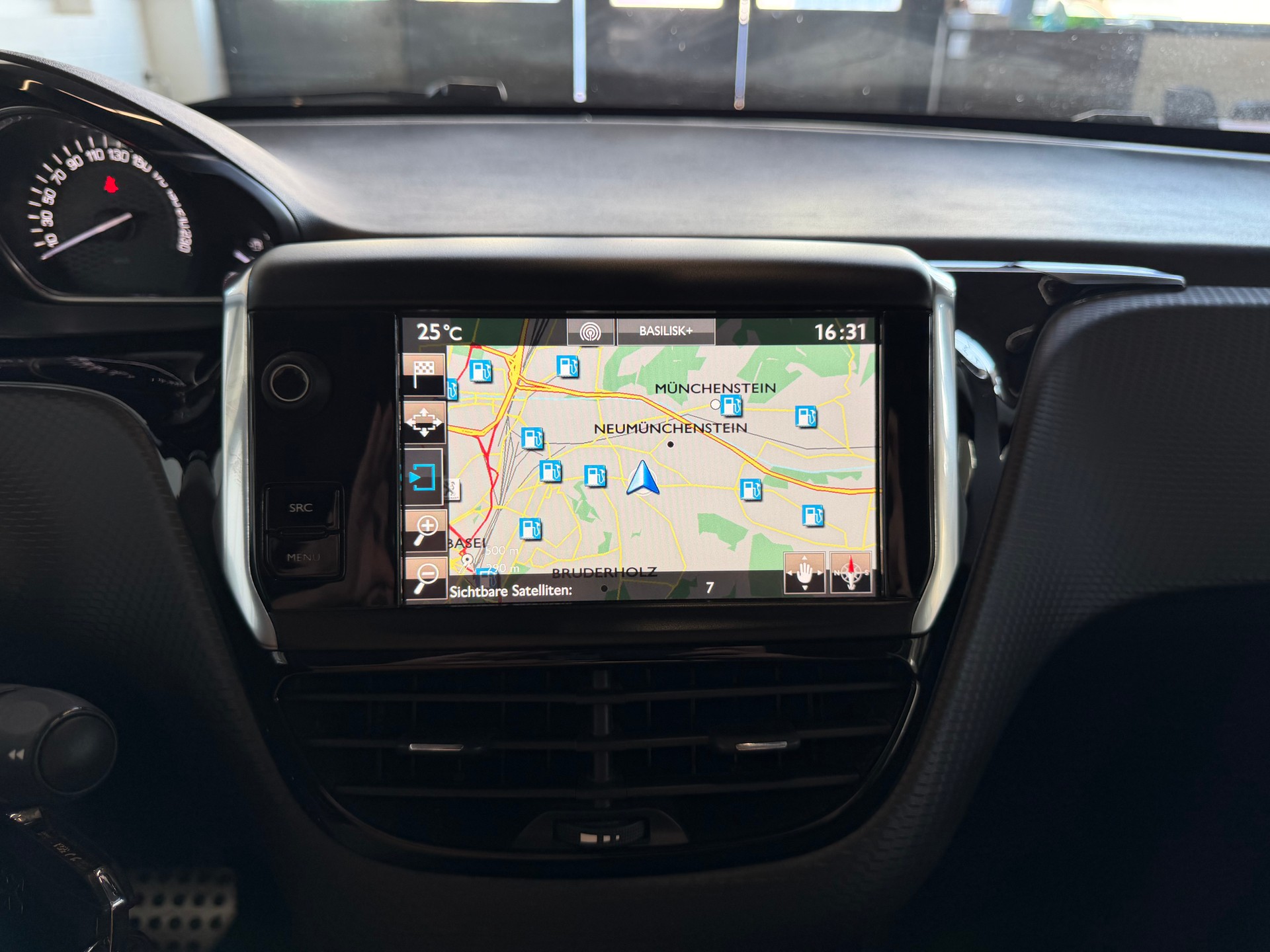 PEUGEOT 2008 1.2 PureTech GT Line EAT6-image-10
