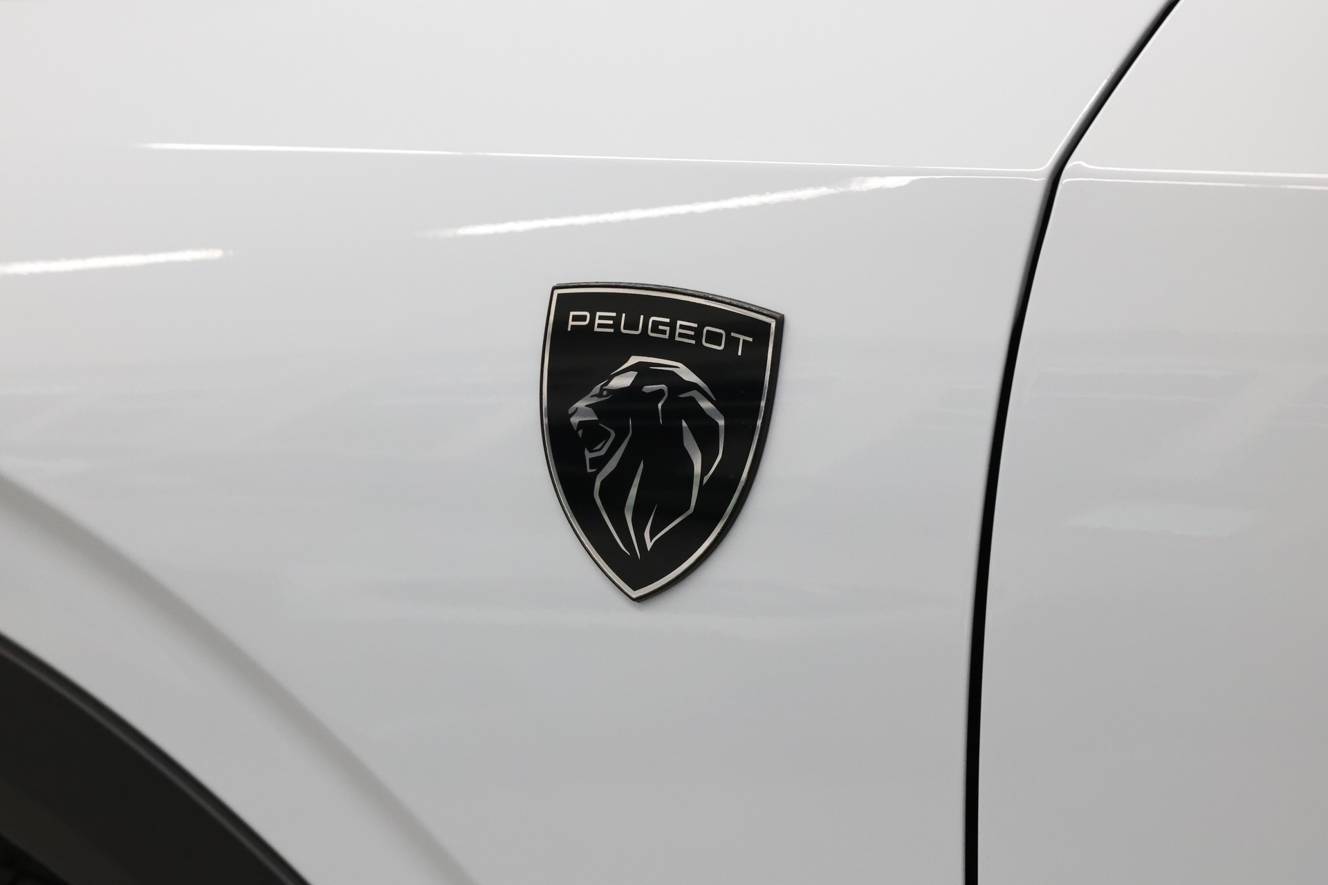 PEUGEOT 5008 1.2 Hybrid GT-image-12