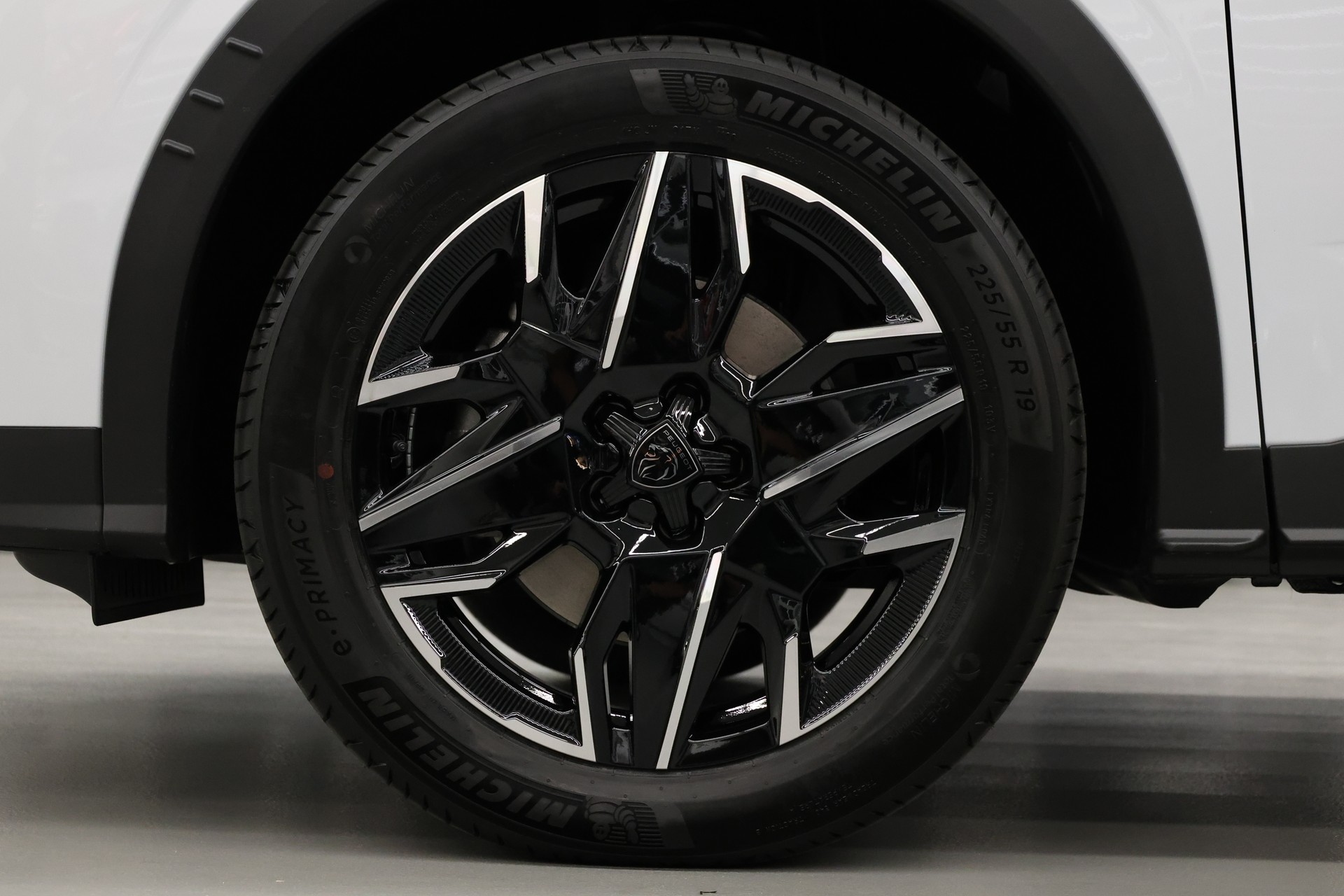 PEUGEOT 5008 1.2 Hybrid GT-image-13