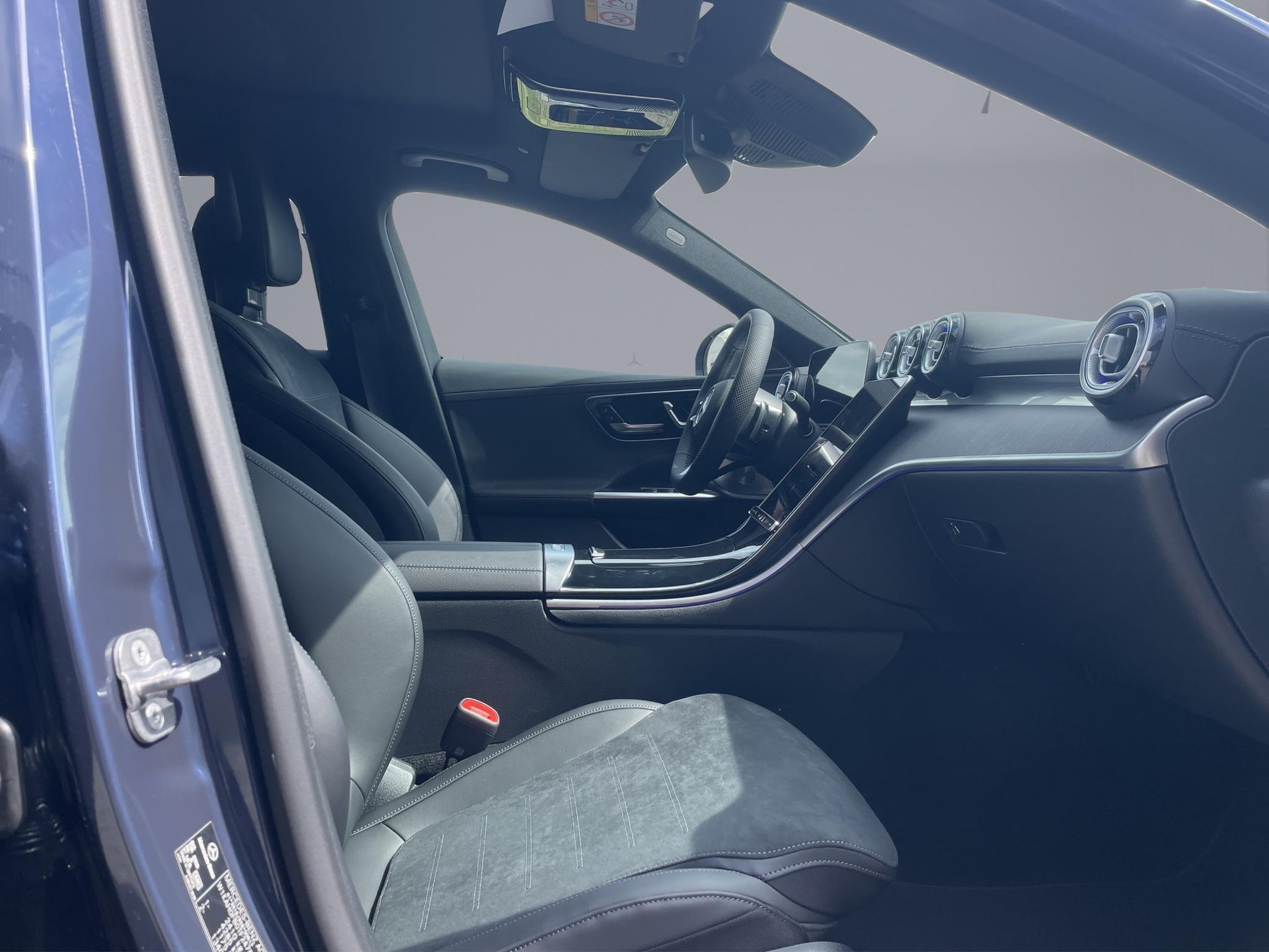 MERCEDES-BENZ C 220 d Swiss Star Avantgarde 4matic-image-16
