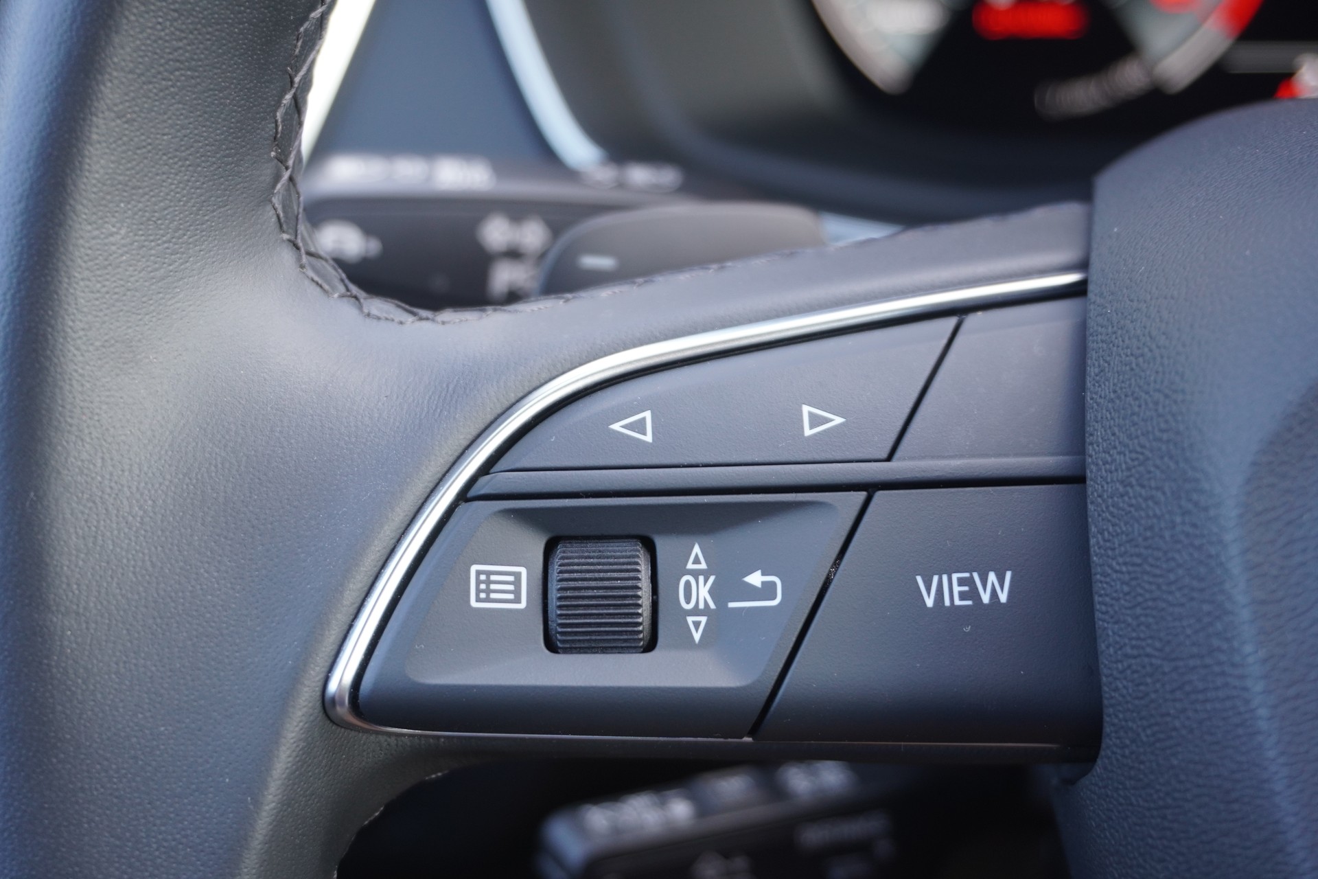 AUDI Q5 45 TFSI S-line quattro S-tronic-image-34