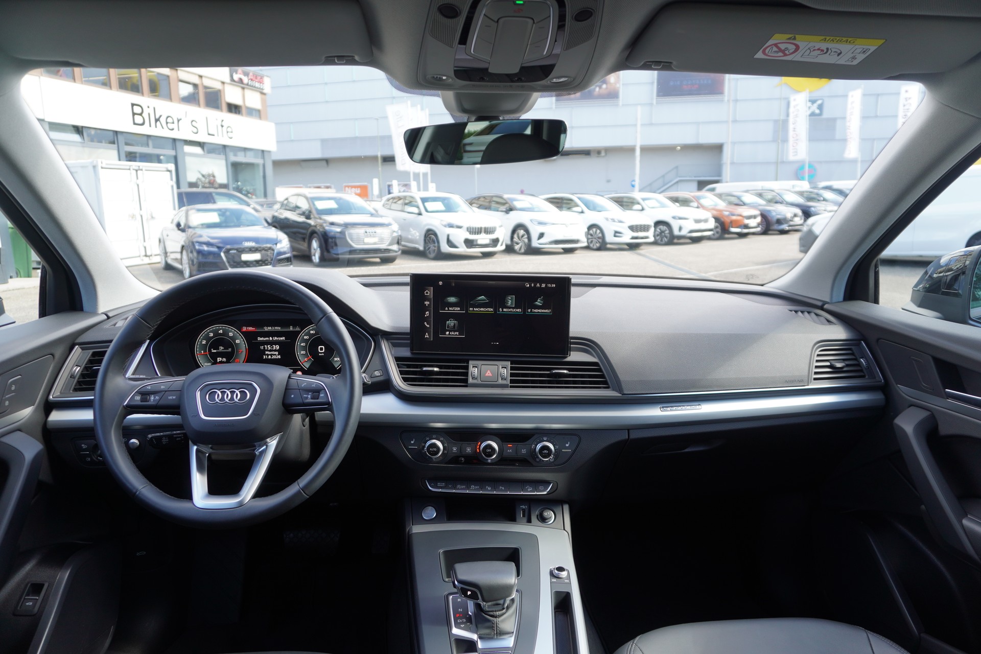 AUDI Q5 45 TFSI S-line quattro S-tronic-image-15