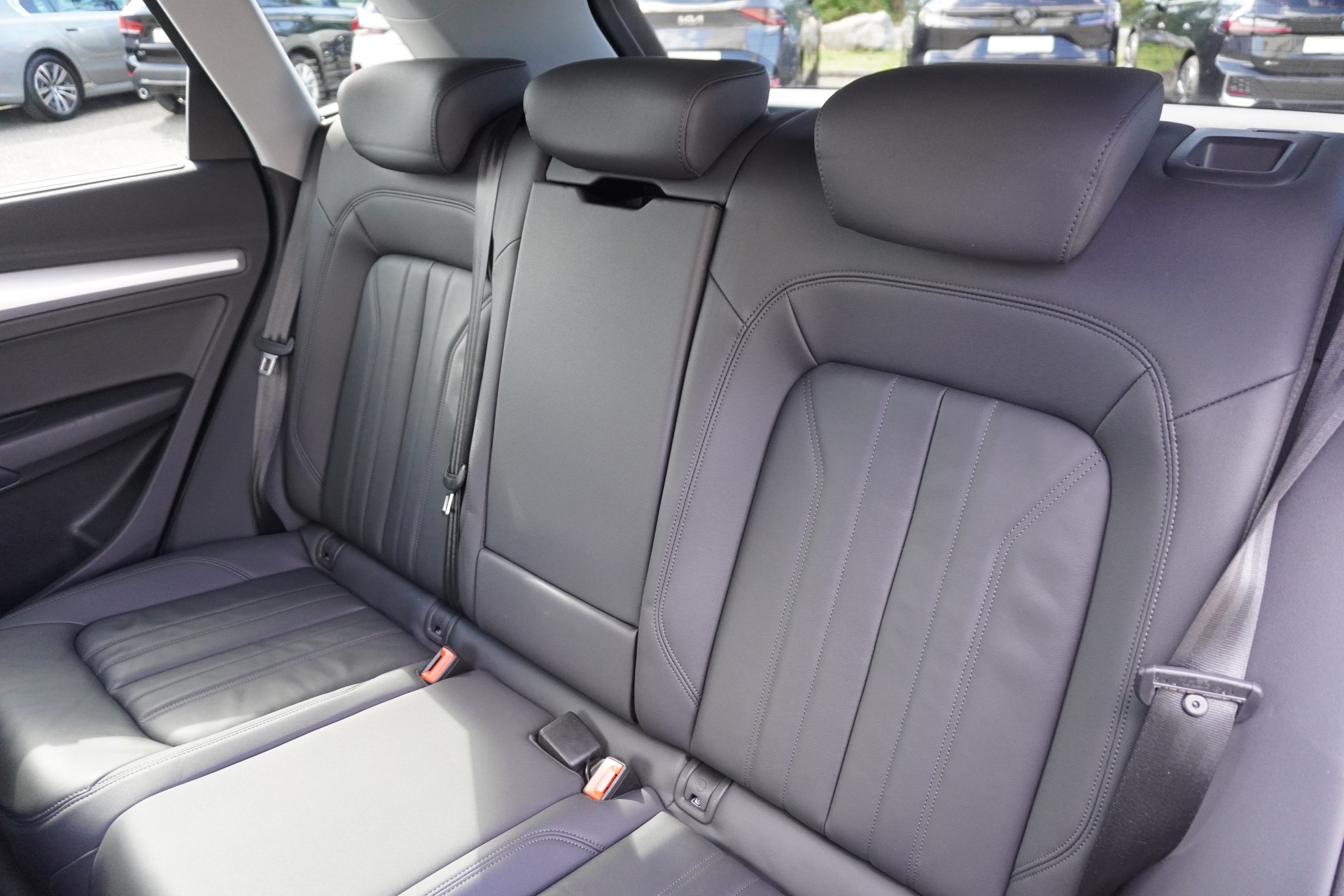 AUDI Q5 45 TFSI S-line quattro S-tronic-image-12