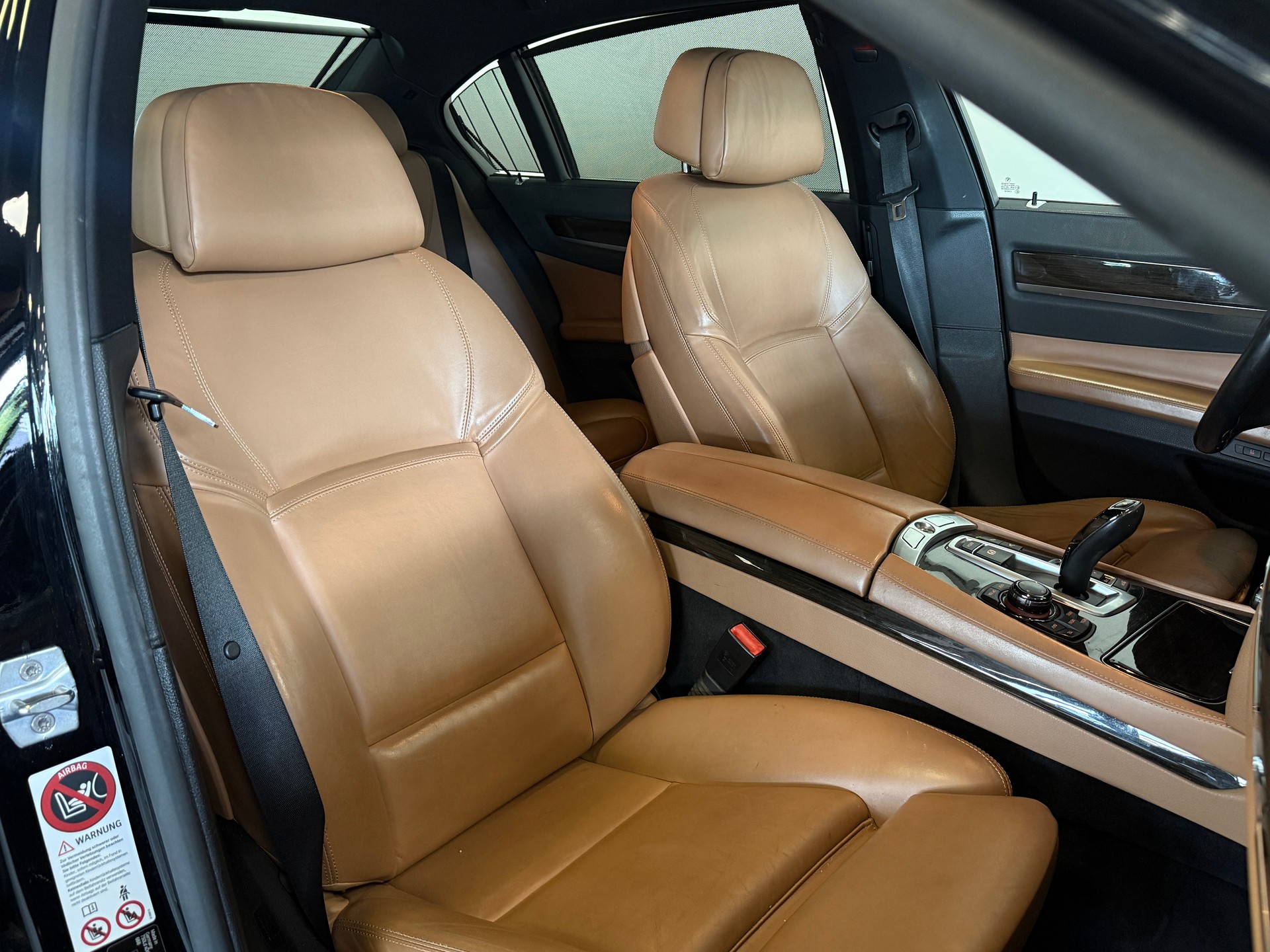 BMW 750Ld xDrive-image-11