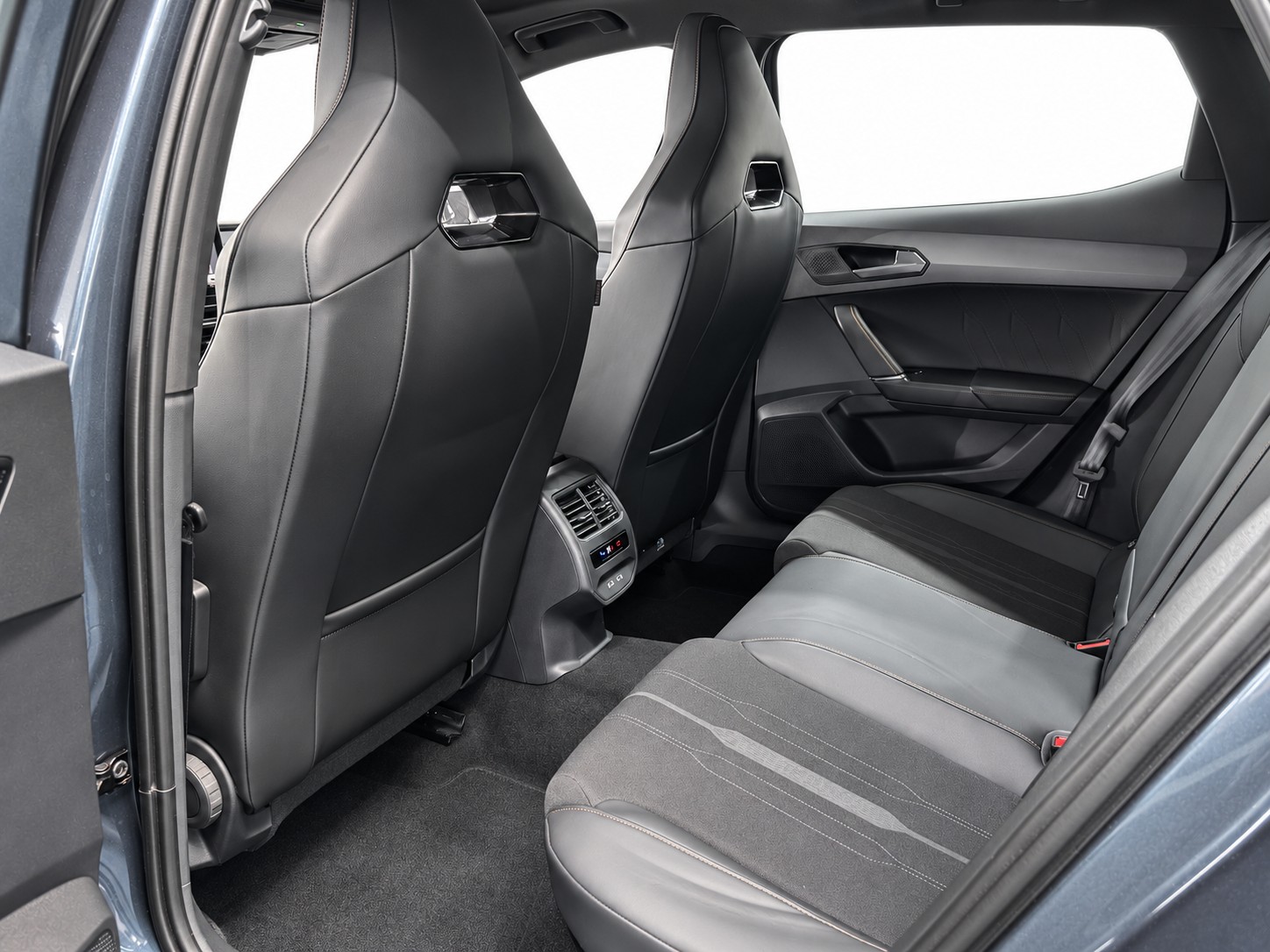 CUPRA LEON VZ 2.0 TSI DSG * Panorama-Glasdach *-image-12