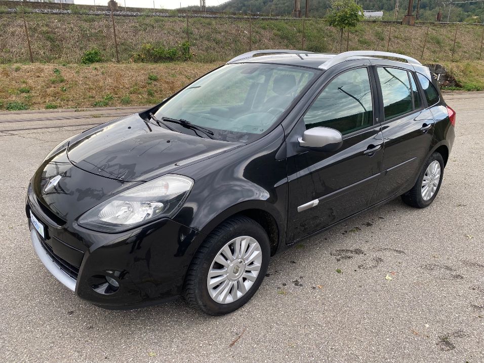 RENAULT Clio Grandtour 1.6 16V Dynamique Automatic-showroom-element-1