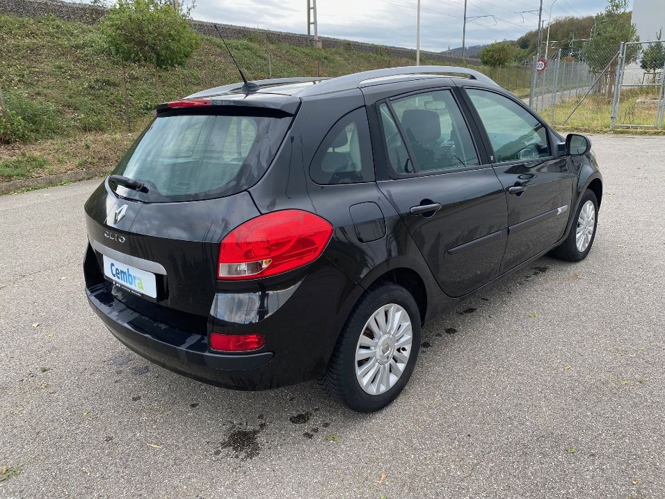 RENAULT Clio Grandtour 1.6 16V Dynamique Automatic-showroom-element-2