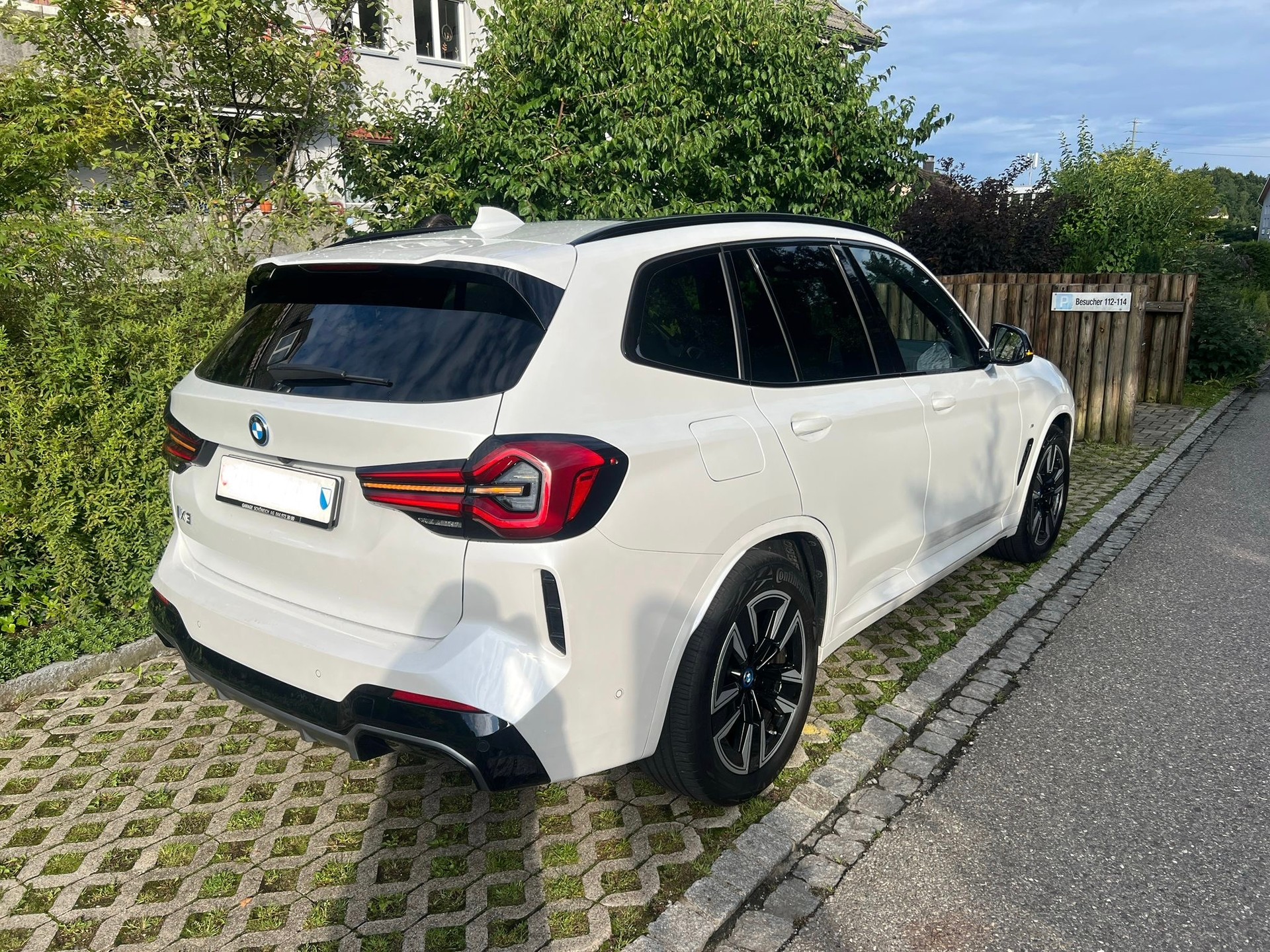 BMW iX3 E-Motor M-Paket-image-1