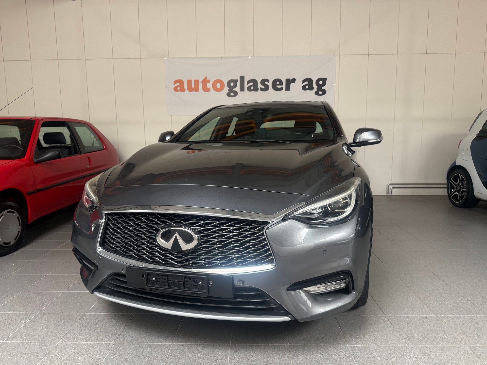 INFINITI Q30 2.2d Premium AWD DCT