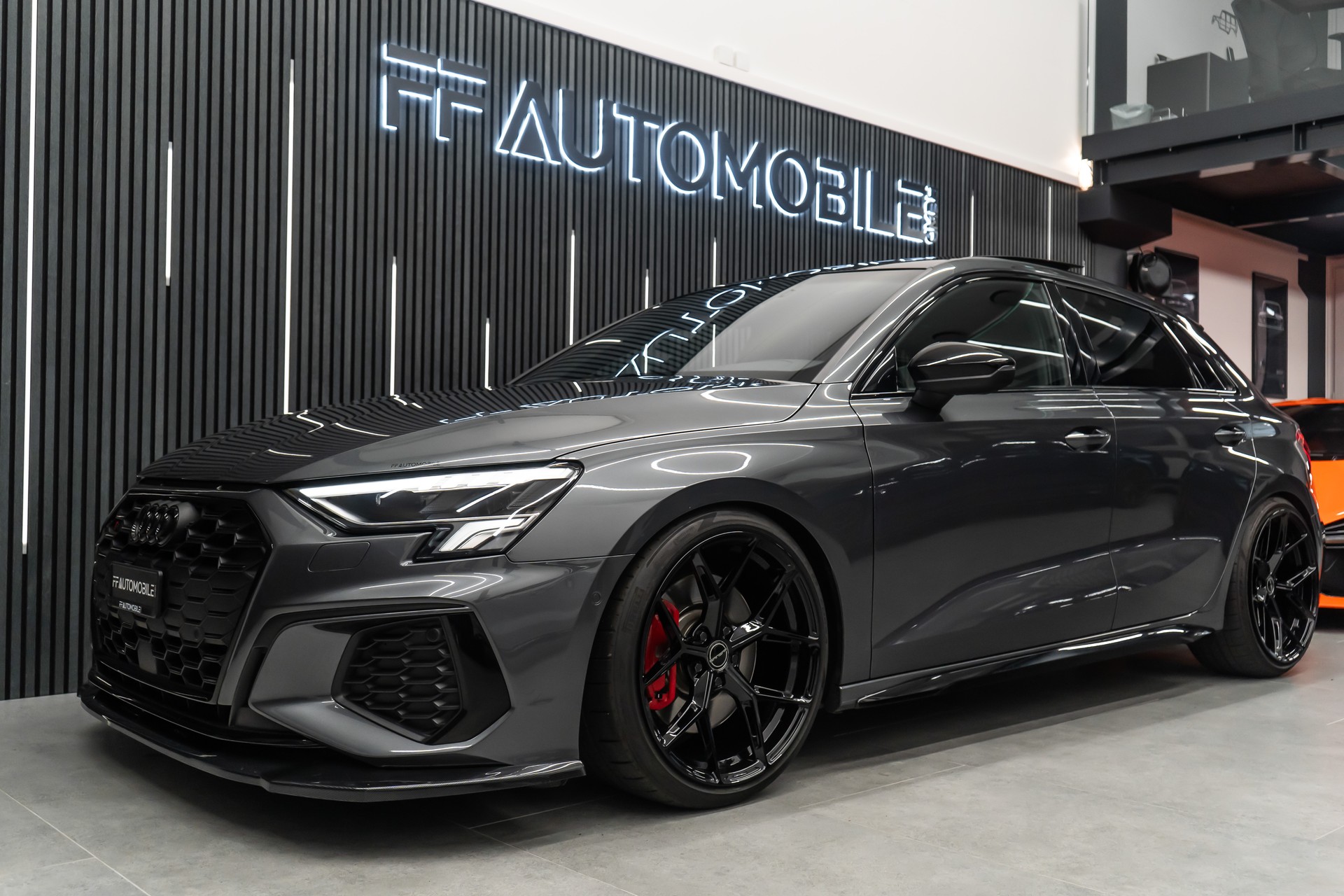 AUDI S3 Sportback 2.0 TFSI QUATTRO S-TRONIC / SEHR SCHÖNE OPTIK-showroom-element-2