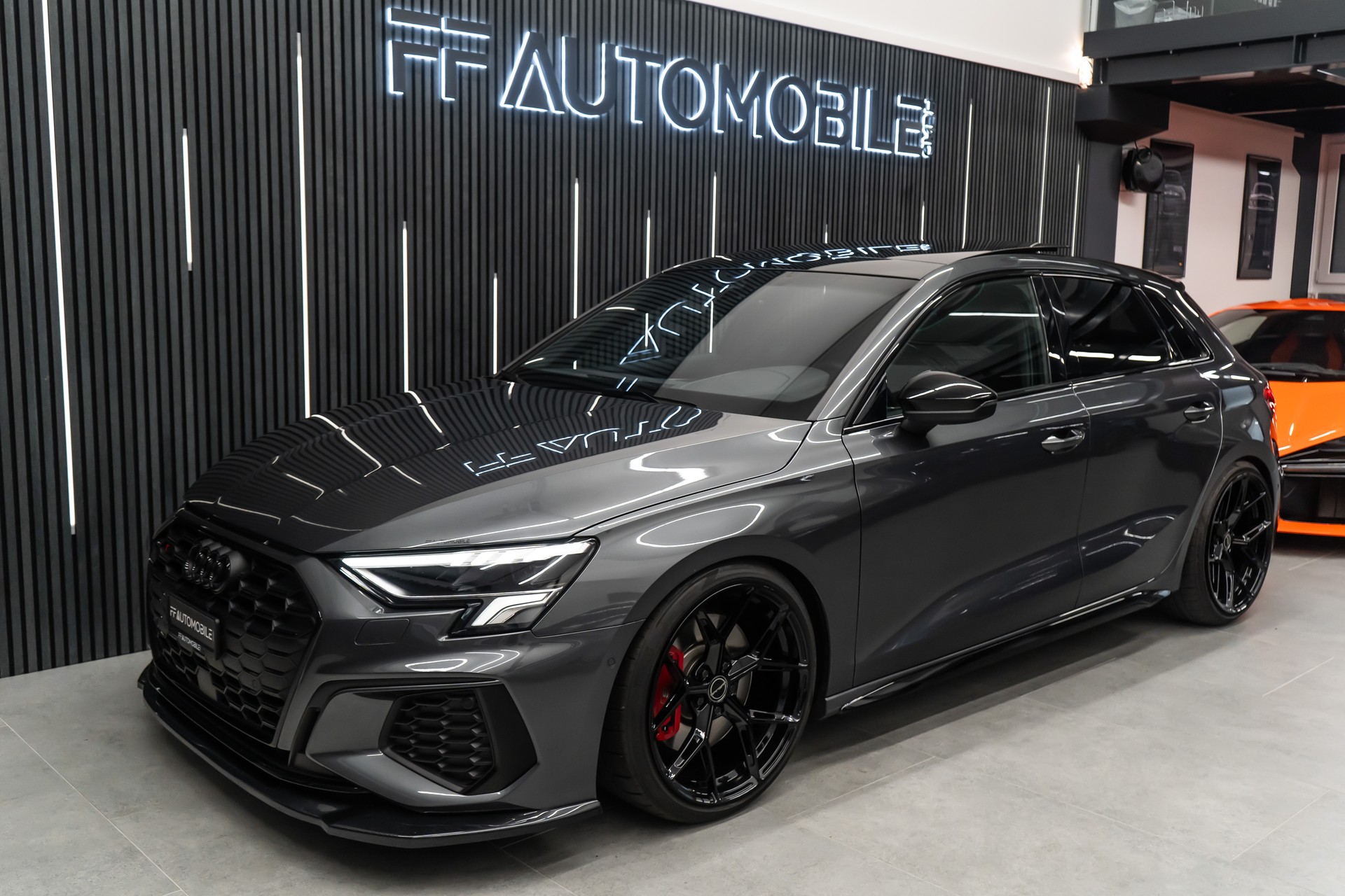 AUDI S3 Sportback 2.0 TFSI QUATTRO S-TRONIC / SEHR SCHÖNE OPTIK-showroom-element-3