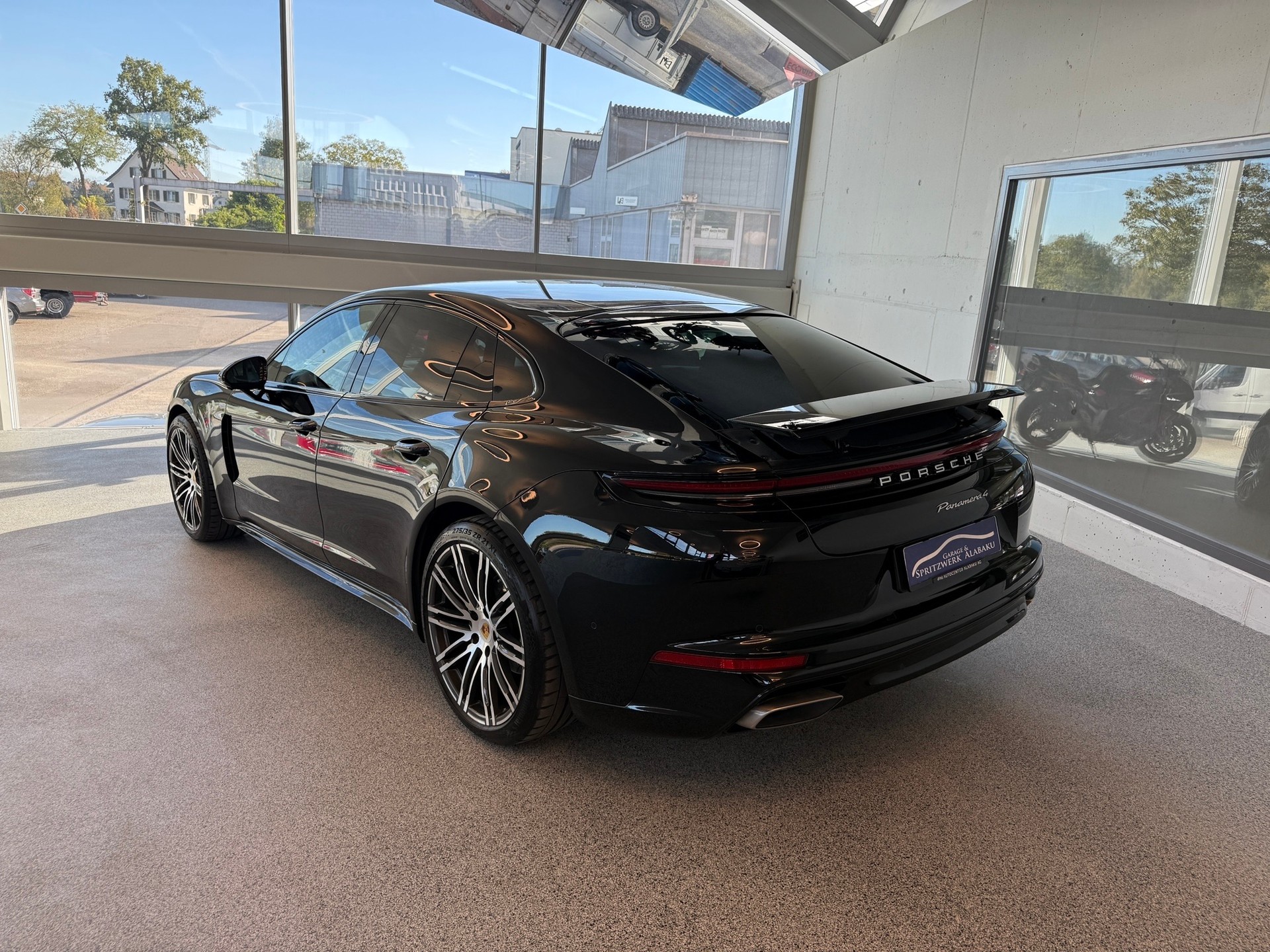 PORSCHE Panamera 4 PDK-showroom-element-3