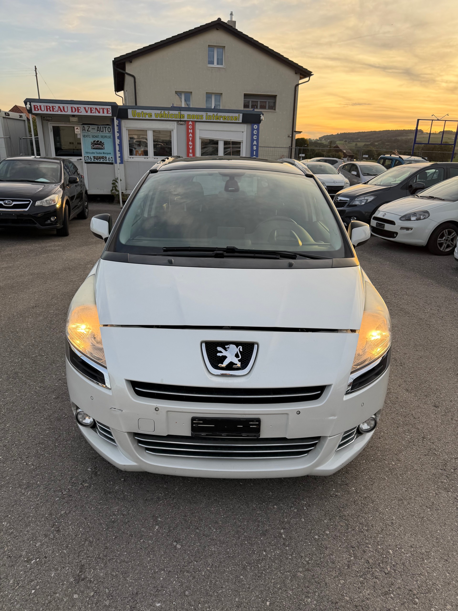 PEUGEOT 5008 1.6 16V T Allure Automatic