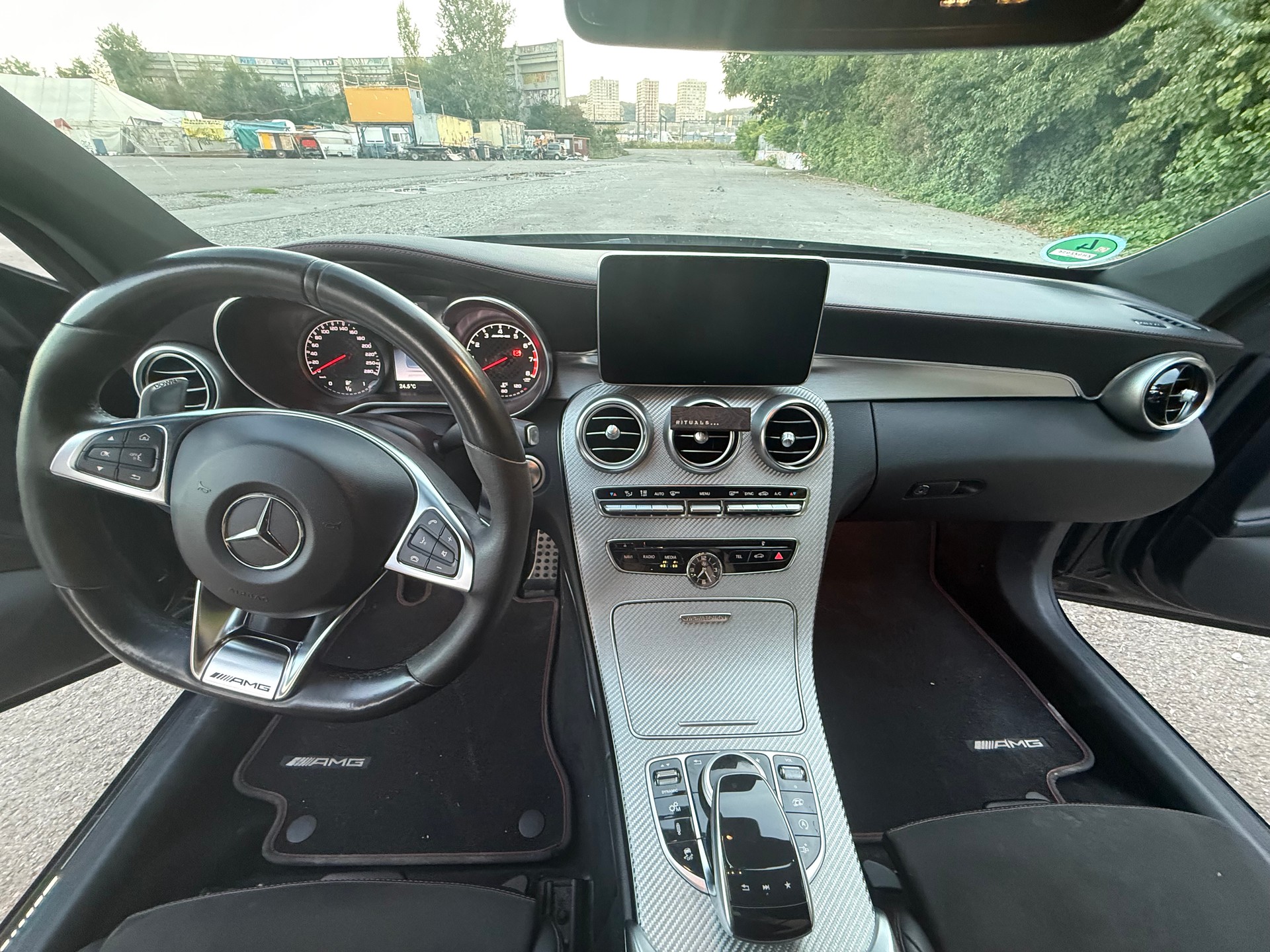 MERCEDES-BENZ C 43 AMG 4matic-image-4