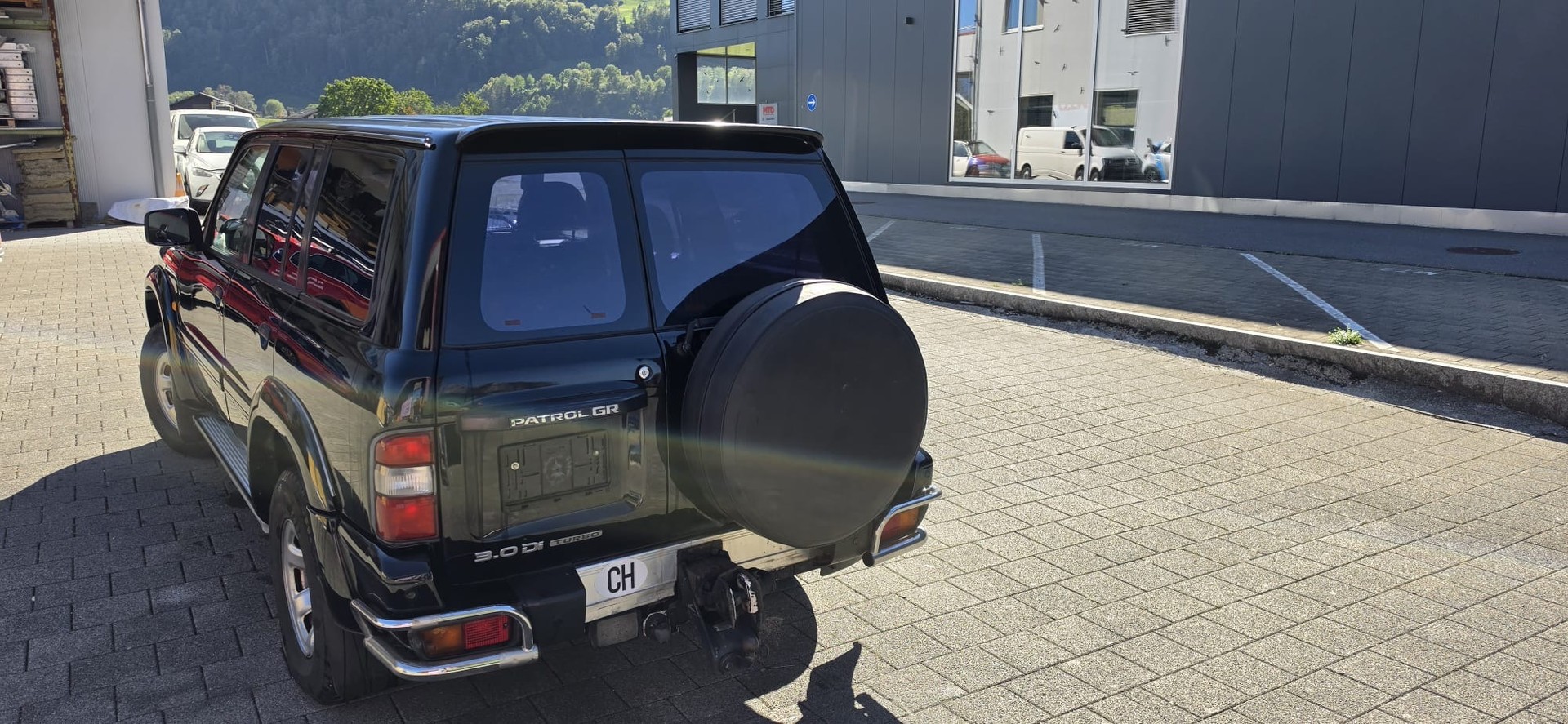 NISSAN Patrol 3.0 Di Luxury Wagon-image-17