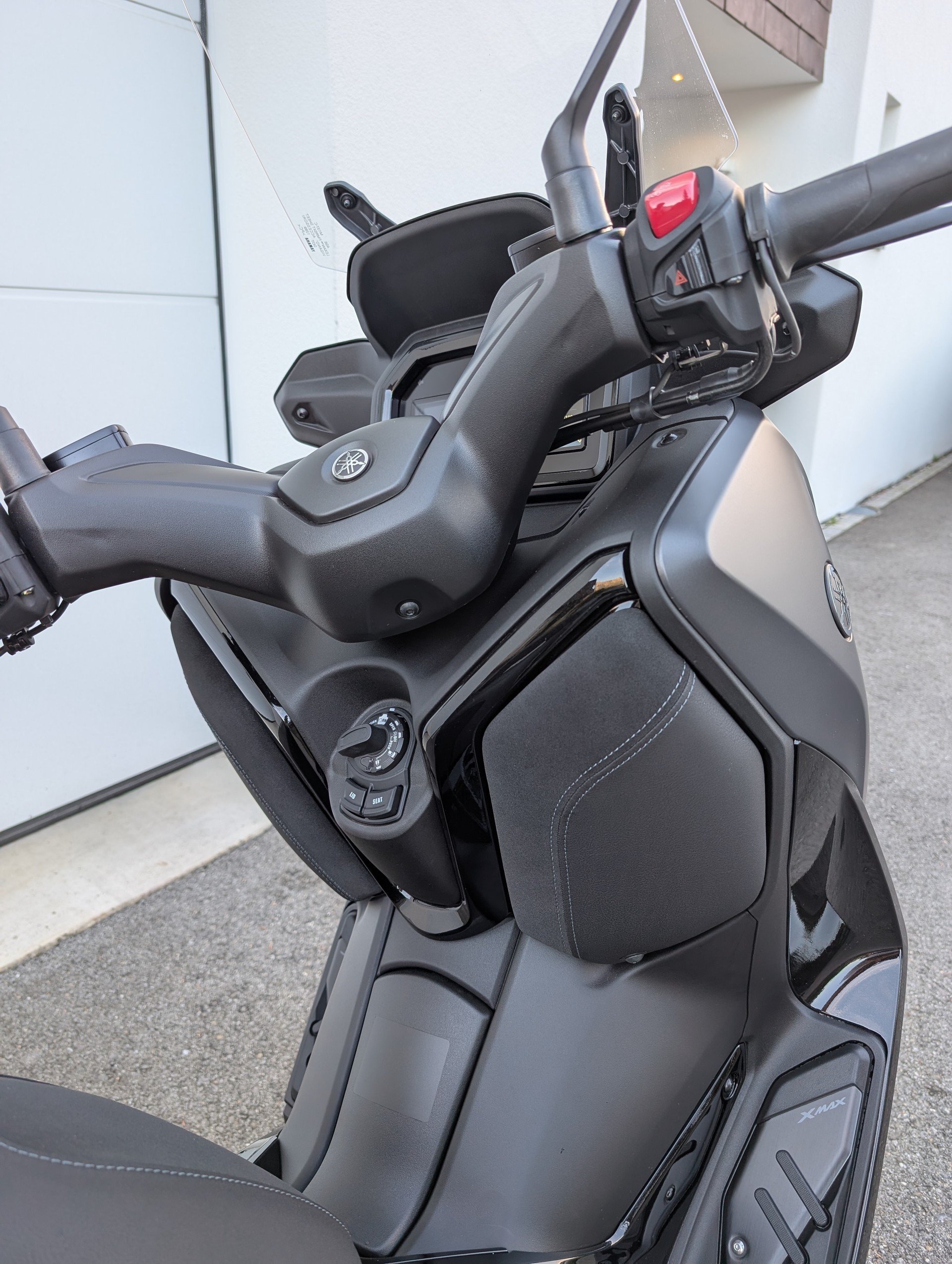 YAMAHA X-Max 300 Tech Max-image-3