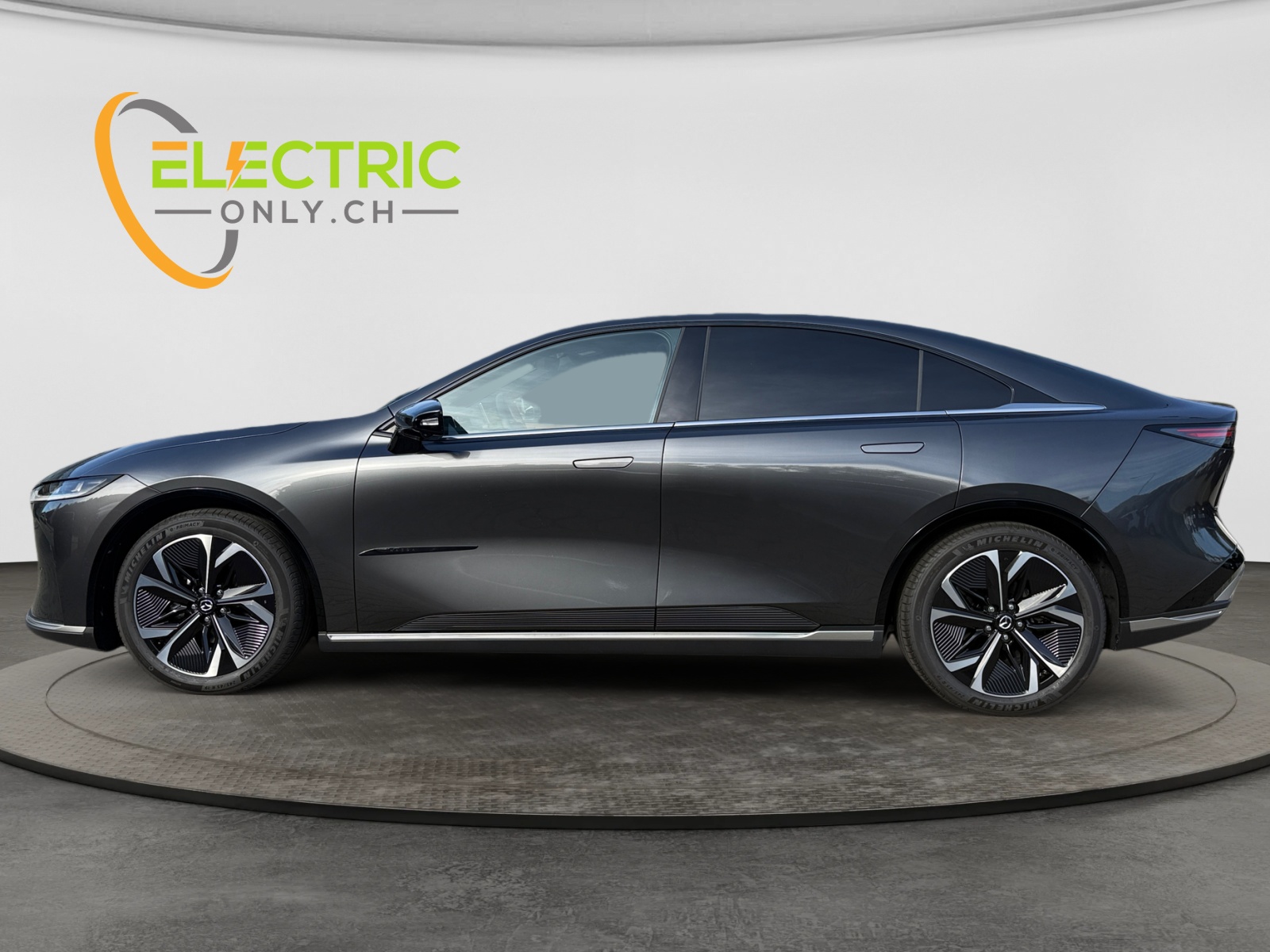 MAZDA 6e 258 69kWh Takumi Plus-showroom-element-1