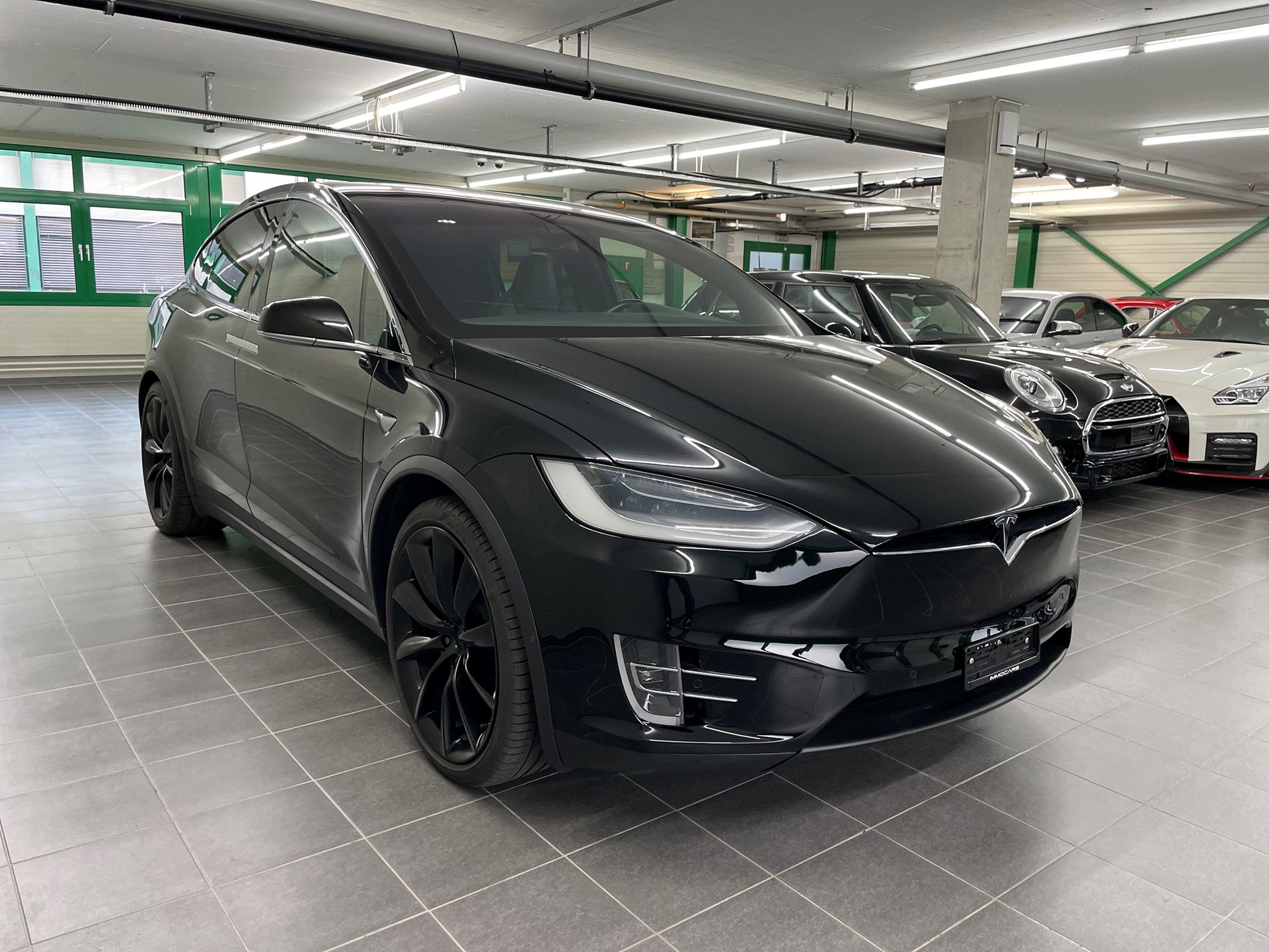 TESLA Model X Performance-showroom-element-2