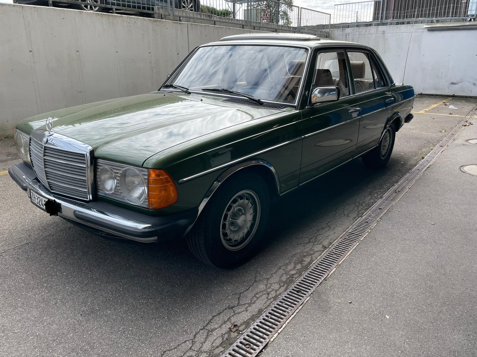 MERCEDES-BENZ E 230