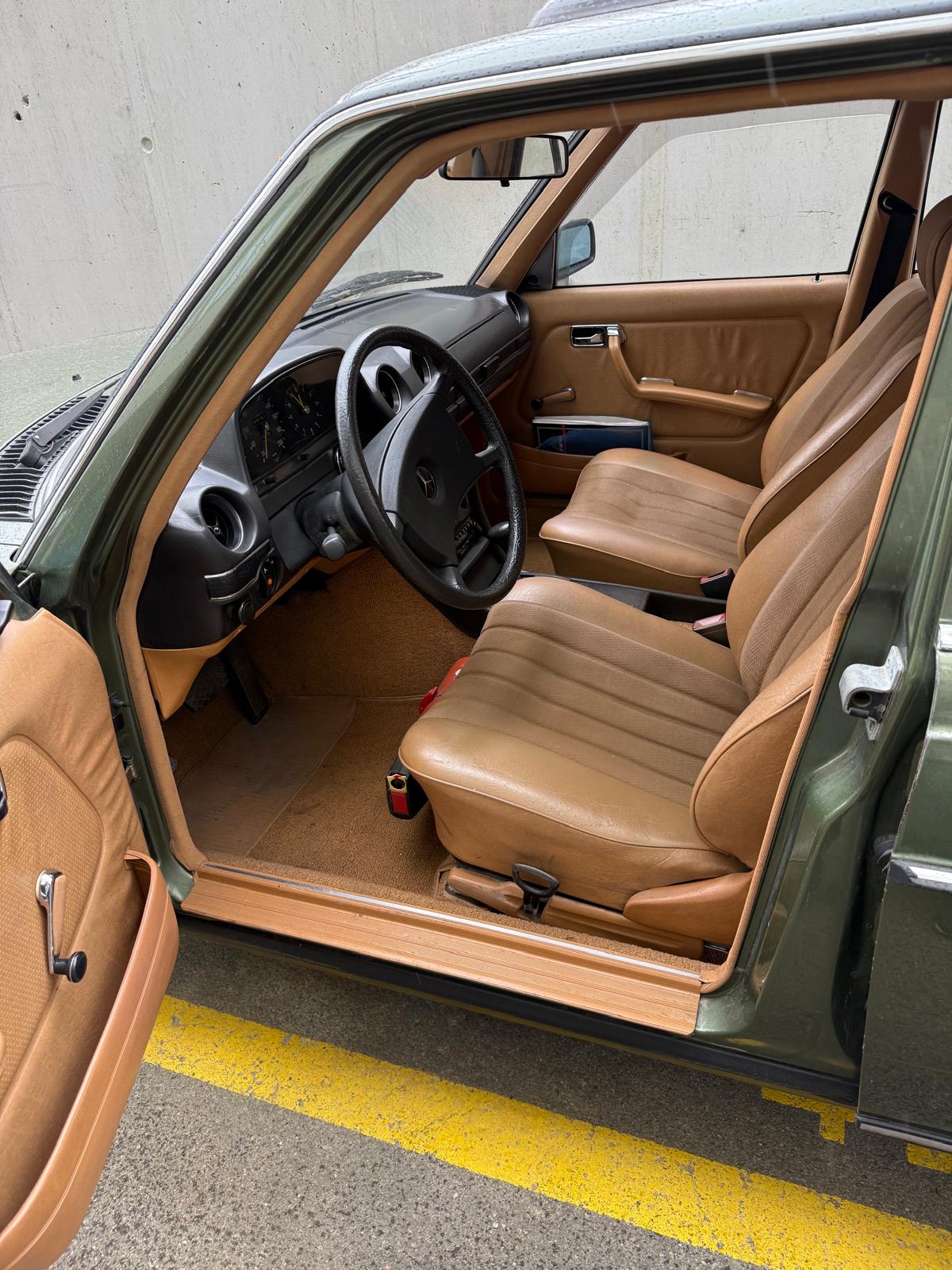MERCEDES-BENZ E 230-image-5