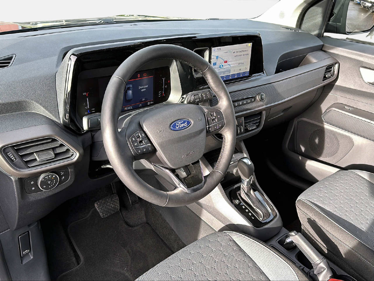 FORD TOURNEO COURIERier 1.0 EcoBoost Titanium-image-10
