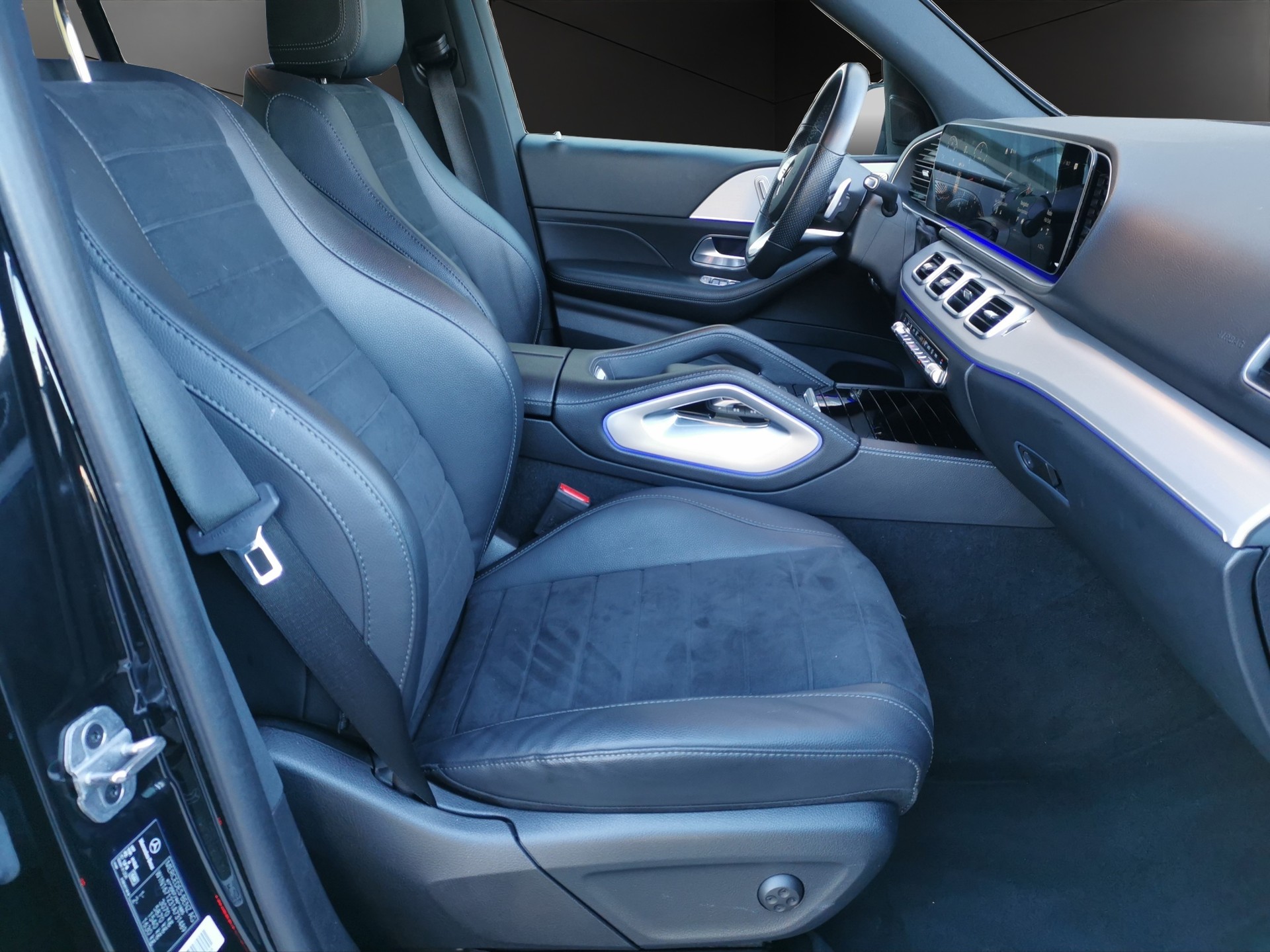 MERCEDES-BENZ GLE 400 d 4Matic AMG Line 9G-Tronic-image-14