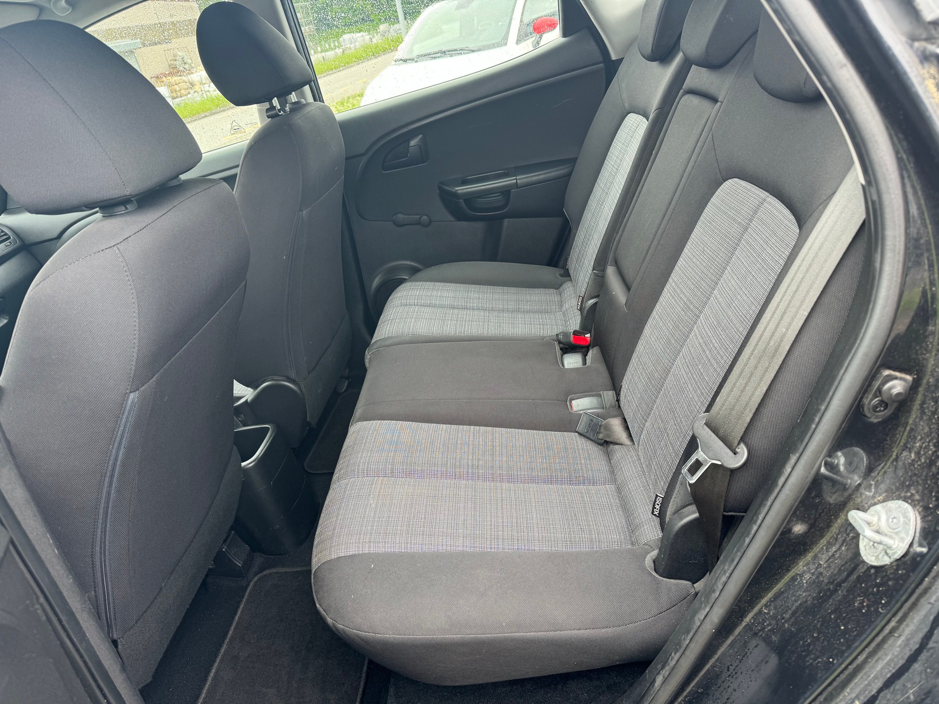 KIA Venga 1.4 CVVT  _seven-image-6
