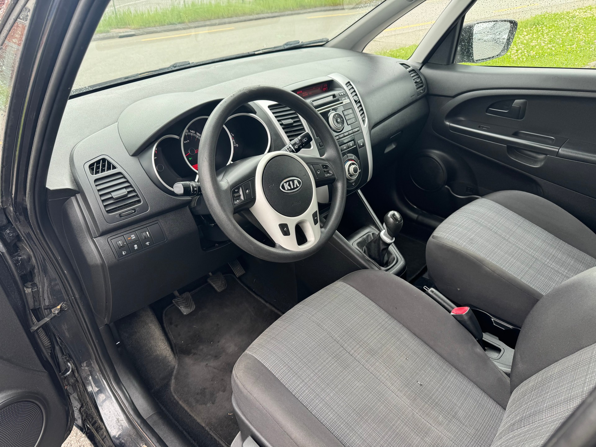 KIA Venga 1.4 CVVT  _seven-image-8