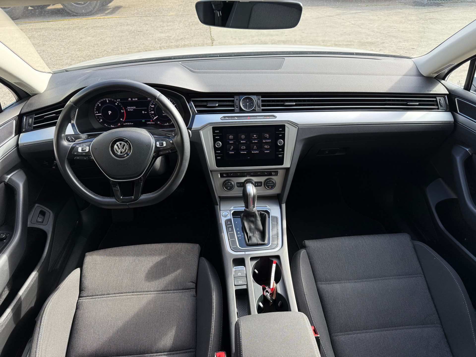 VW Passat Variant 2.0 TDI BMT Comfortline DSG-image-9