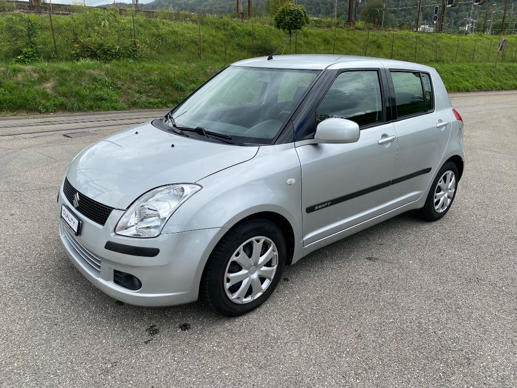SUZUKI Swift 1.3i 16V GL Top