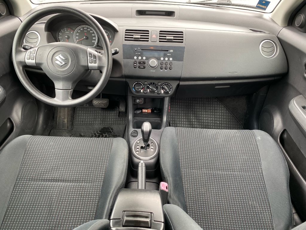 SUZUKI Swift 1.3i 16V GL Top-image-5