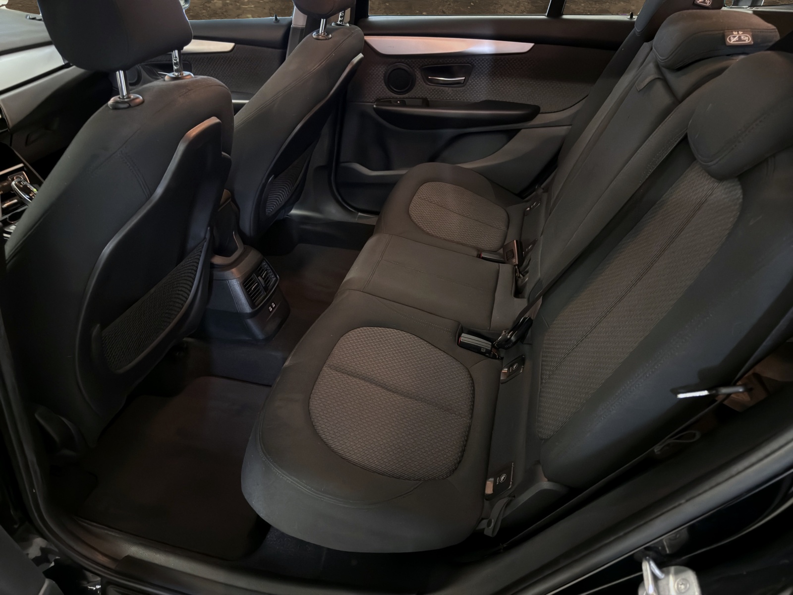BMW 218d Gran Tourer Steptronic-image-10