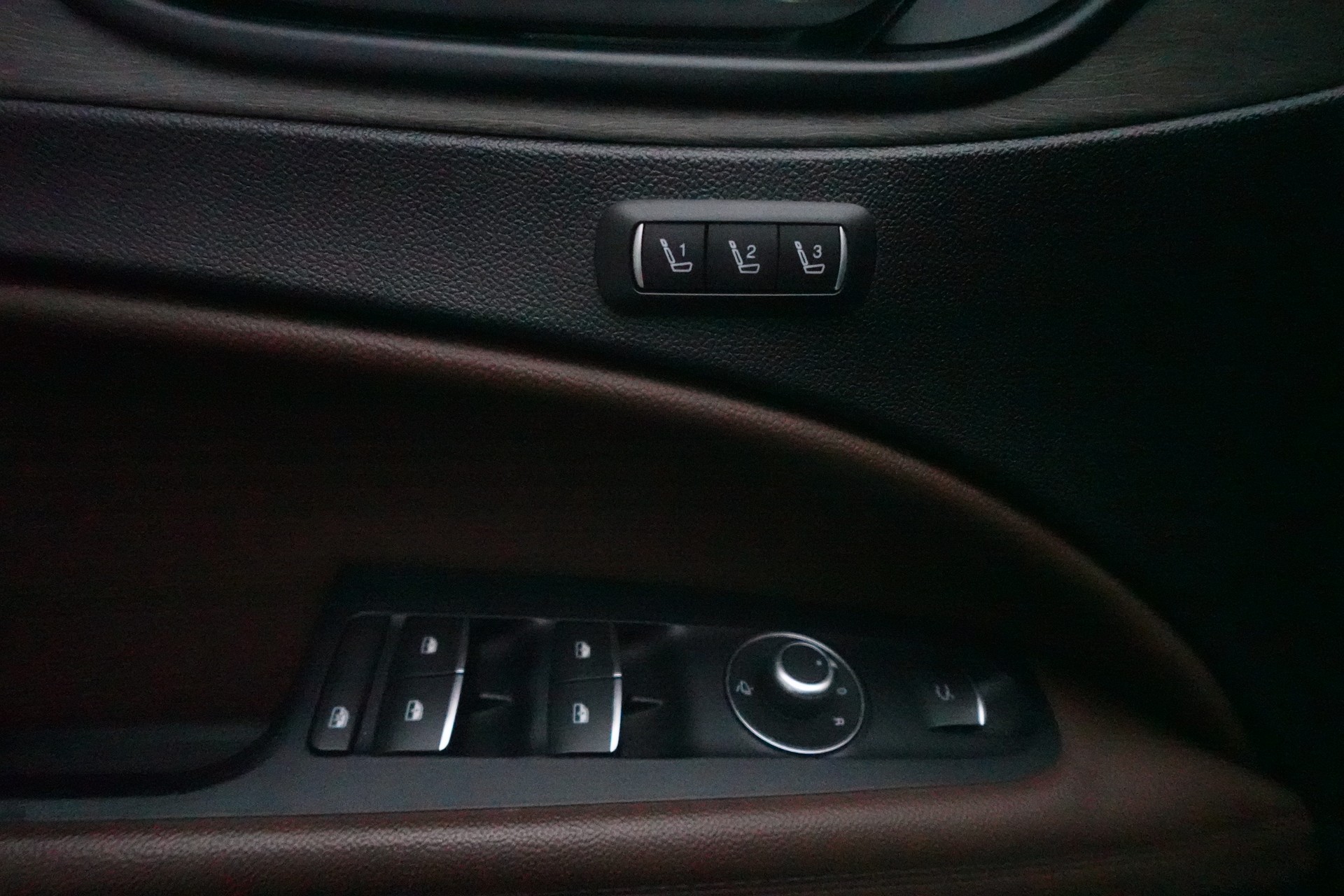 ALFA ROMEO Stelvio 2.0 Executive Q4 Automatic-image-8