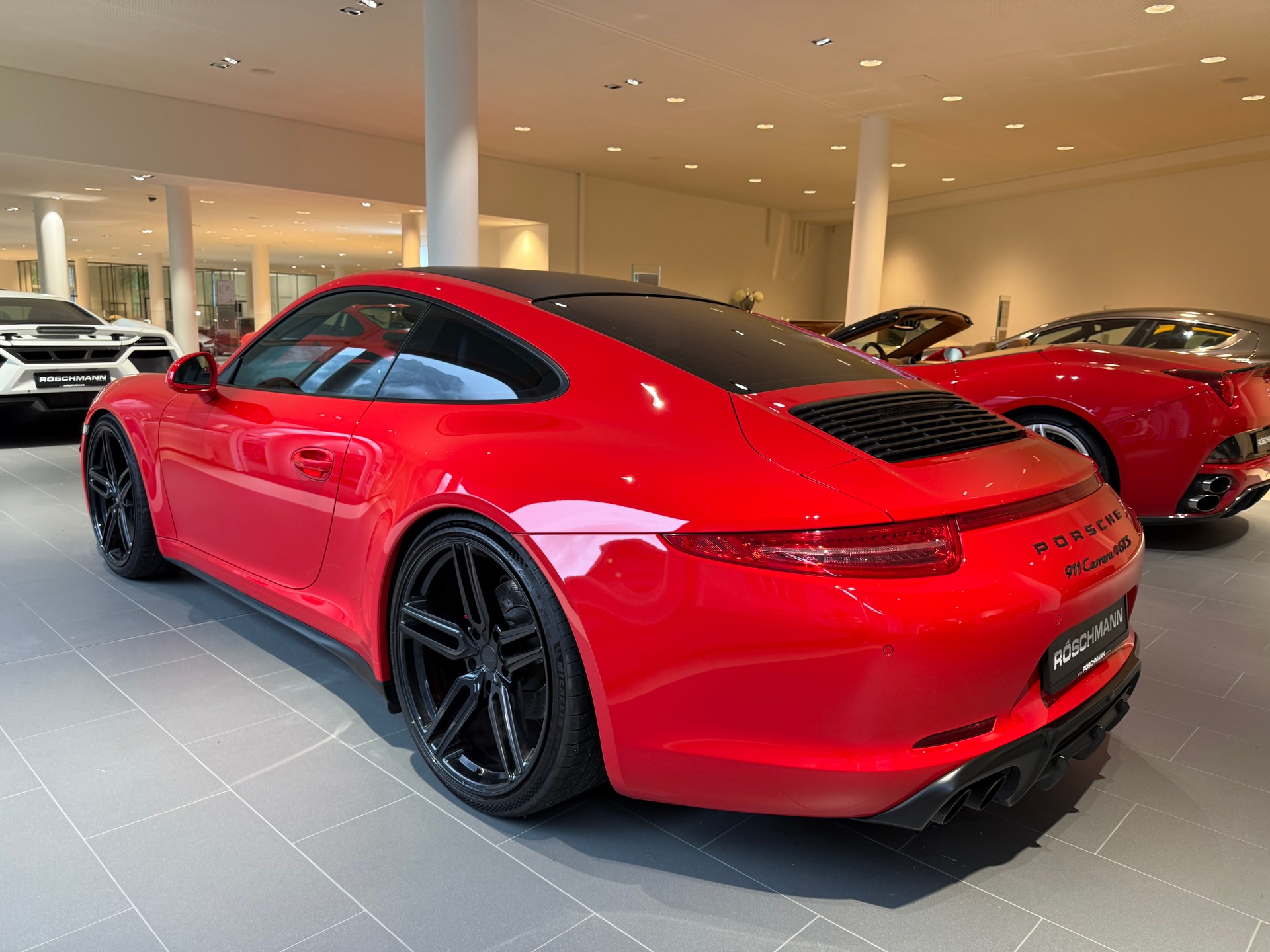 PORSCHE 911 Carrera 4 GTS PDK-showroom-element-3